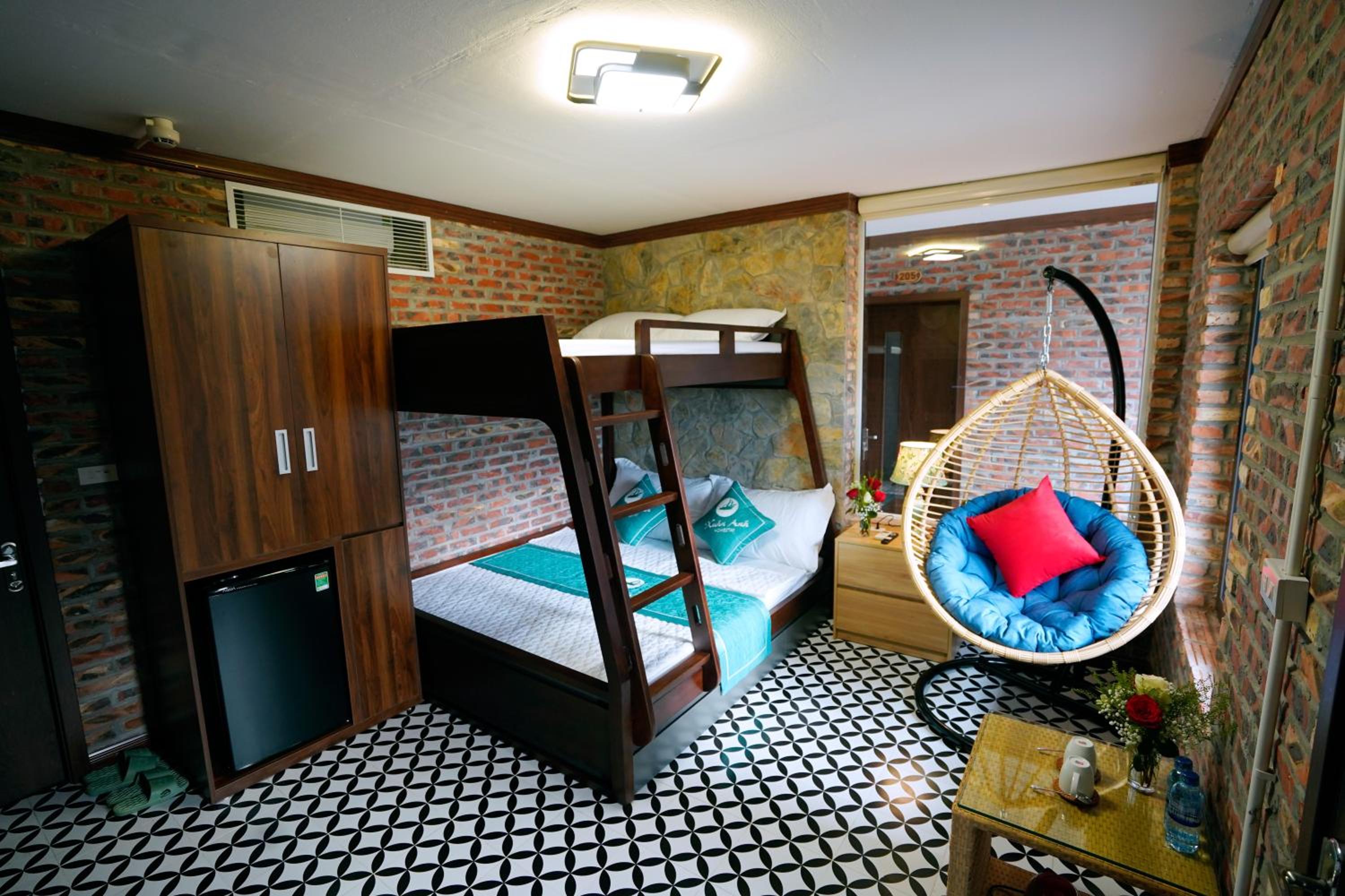 Family Room - Photo 2