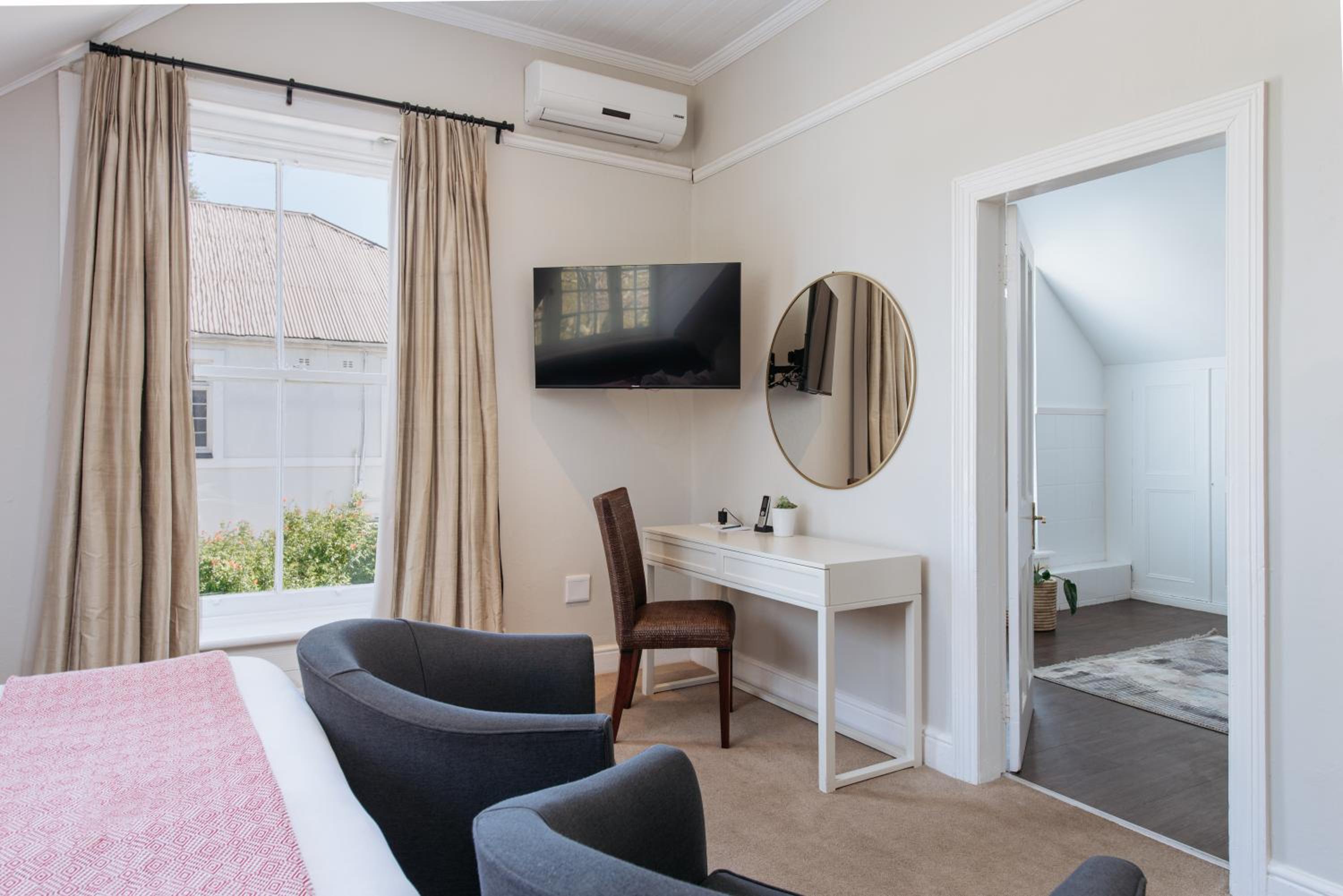 Superior Room - Photo 9