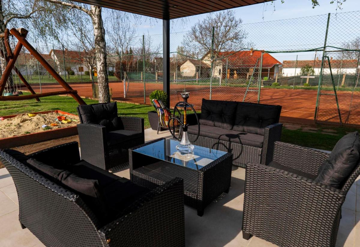 Two-Bedroom Apartment with Balcony photo 3