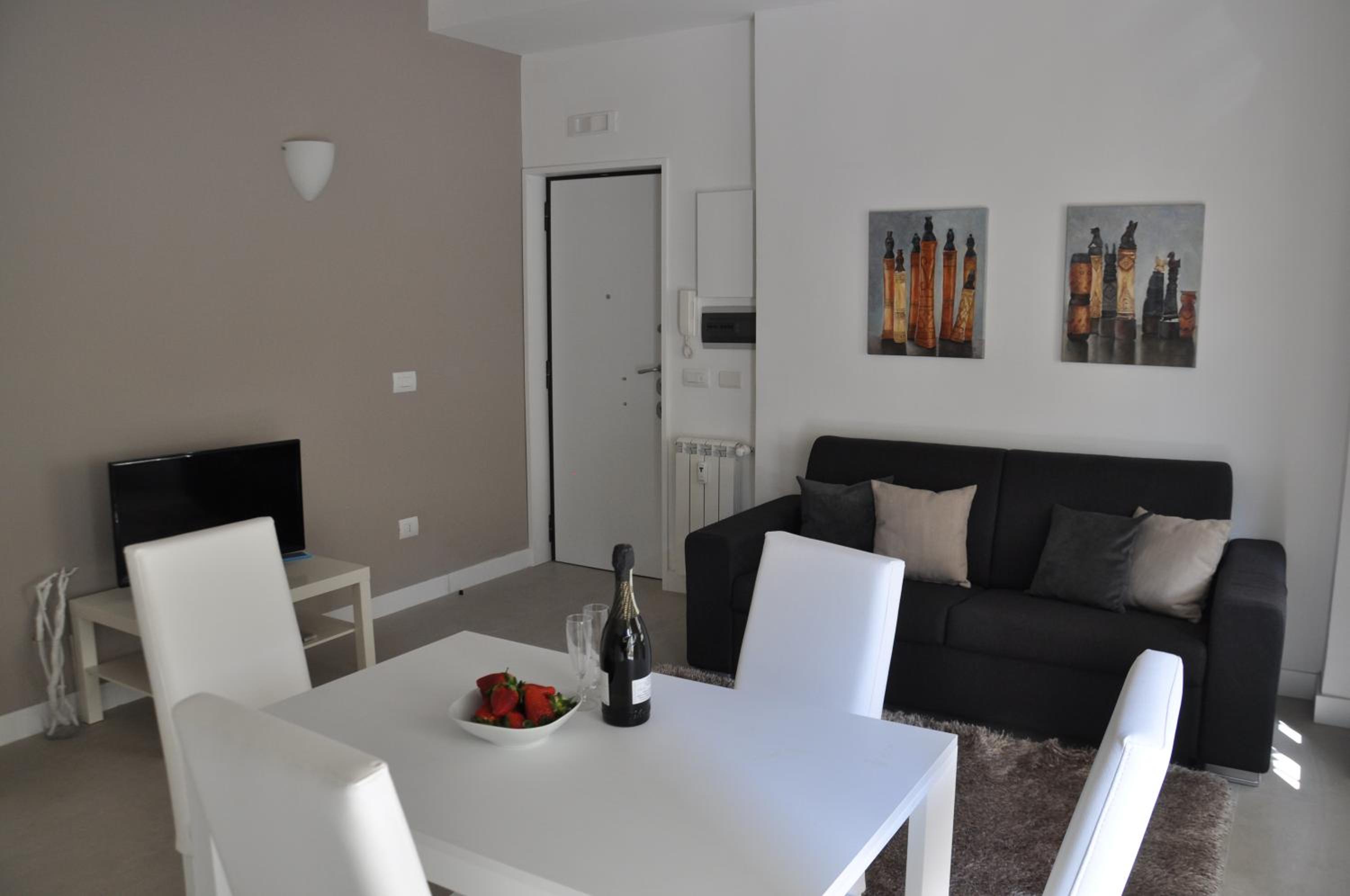 One-Bedroom Apartment with Terrace