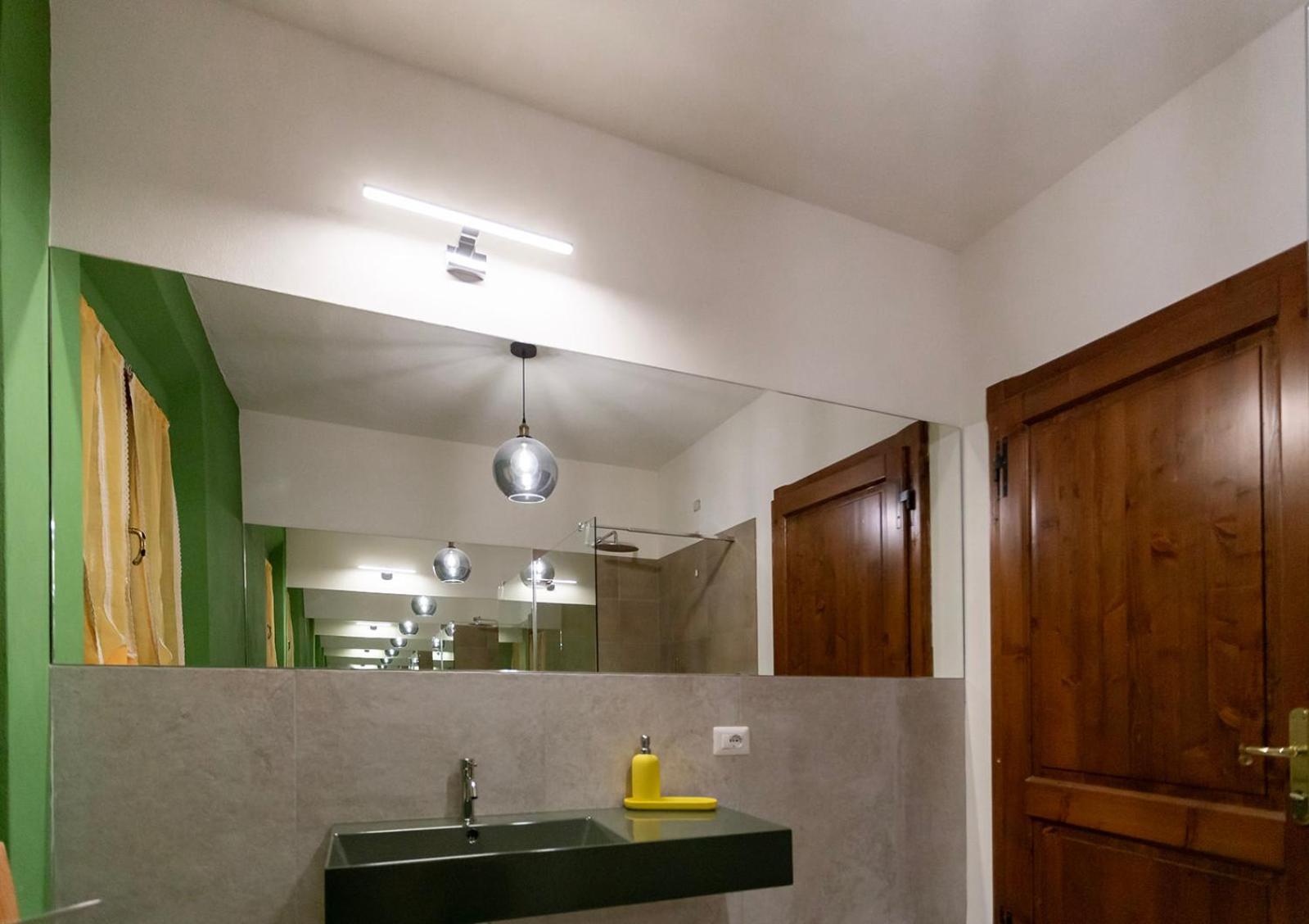 Double Room with Private Bathroom - Photo 9