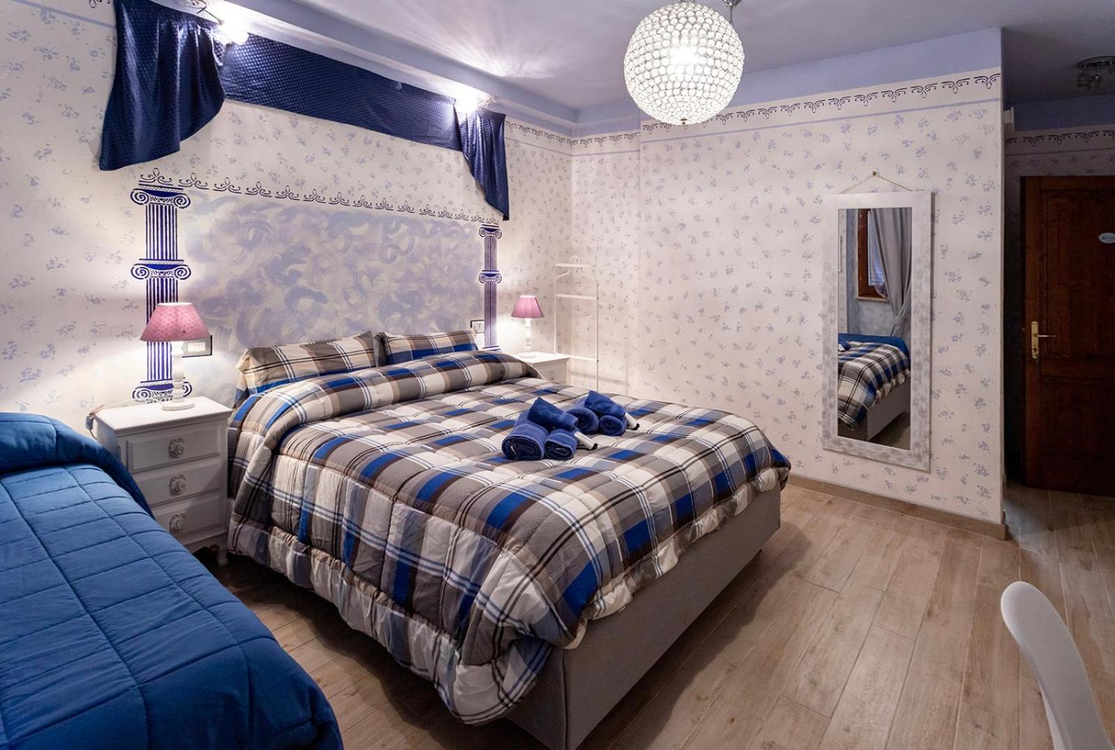Triple Room with Private Bathroom - Photo 3