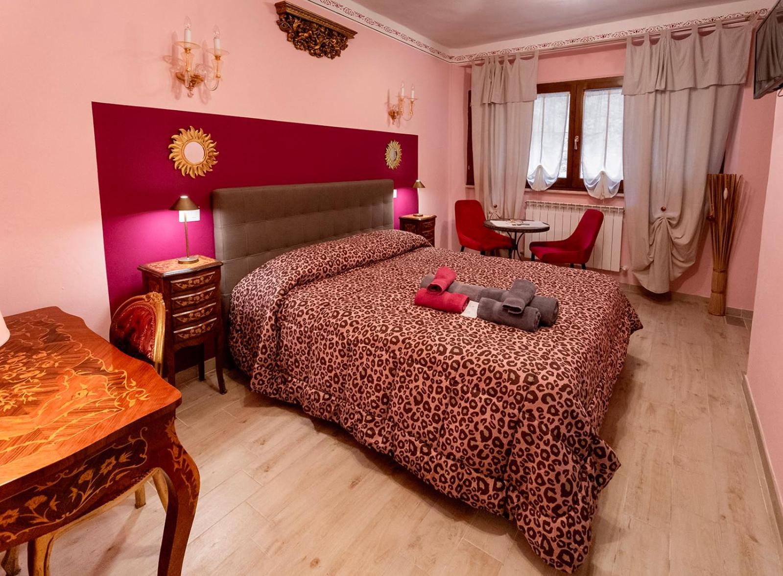 Double Room with Private Bathroom photo 3