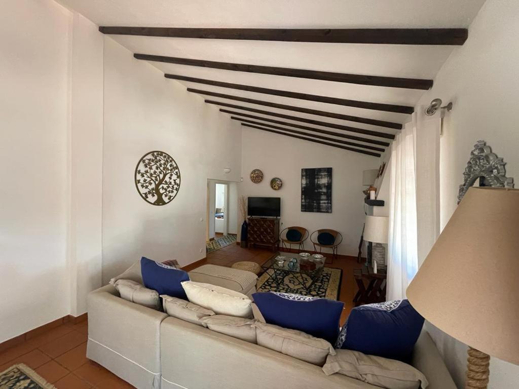 Three-Bedroom House photo 3