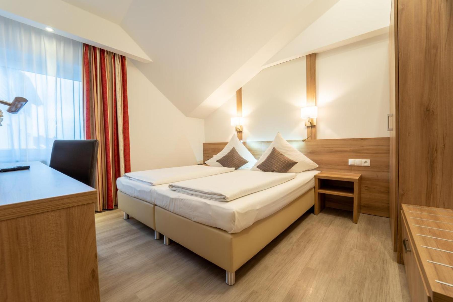 Deluxe Double Room photo 3