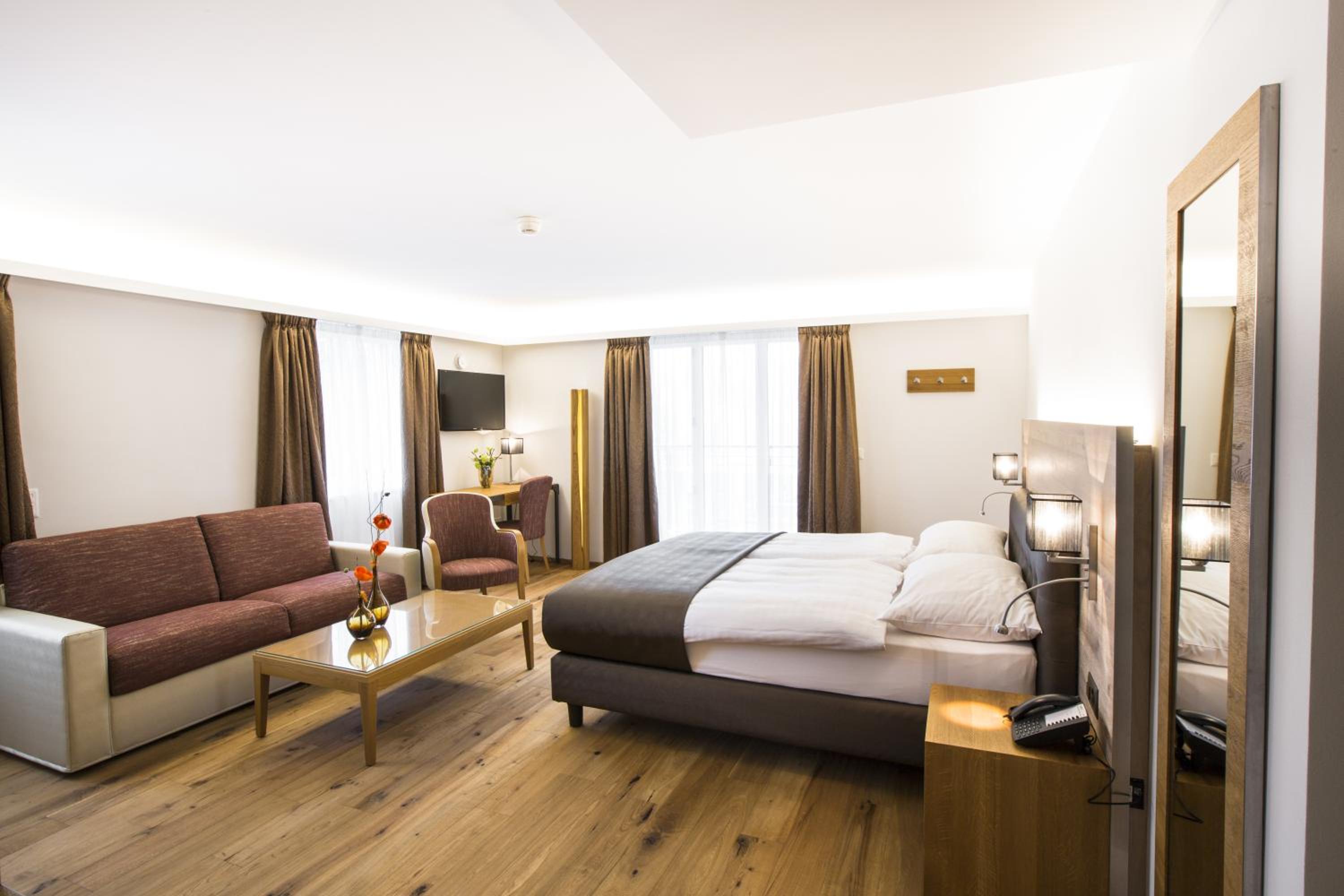 Junior Suite (2 Adults)