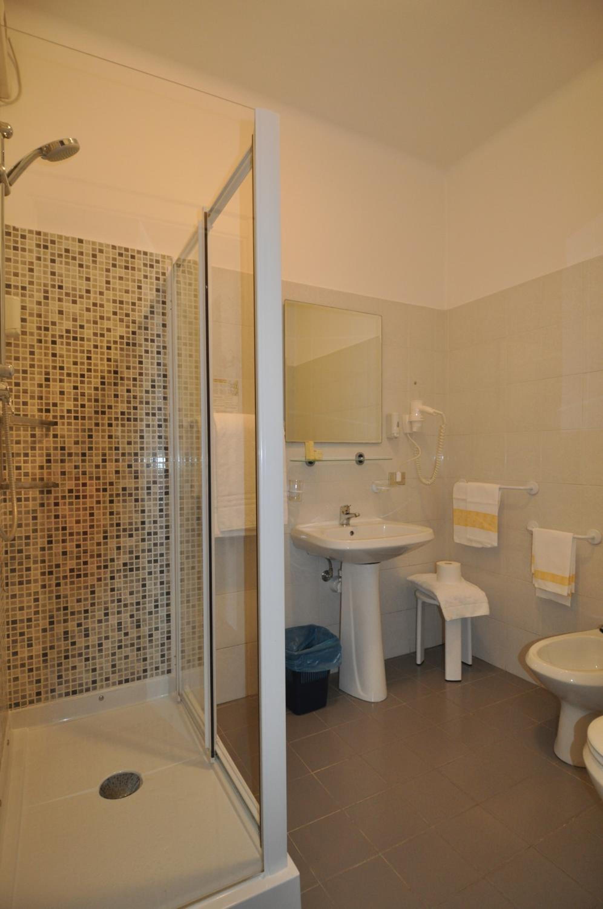 Twin or Double Room - Photo 4