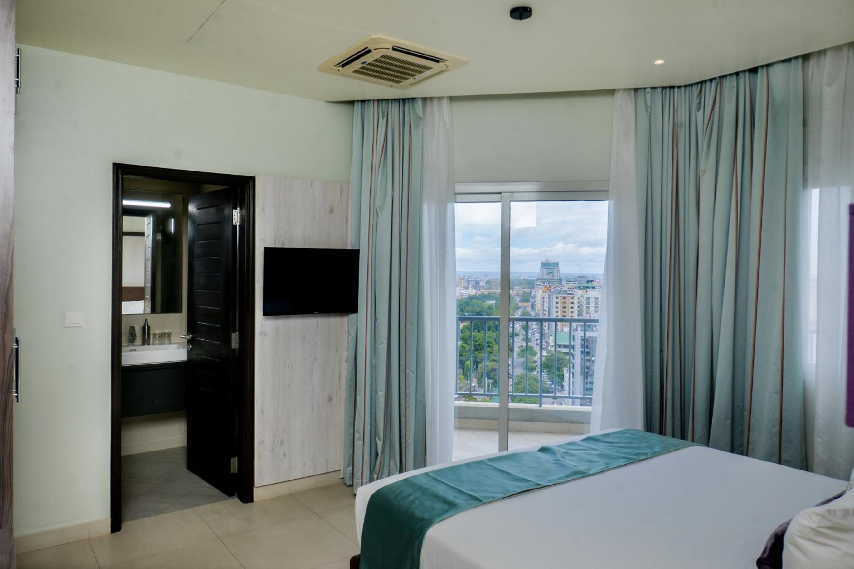 Three-Bedroom Apartment - Photo 3