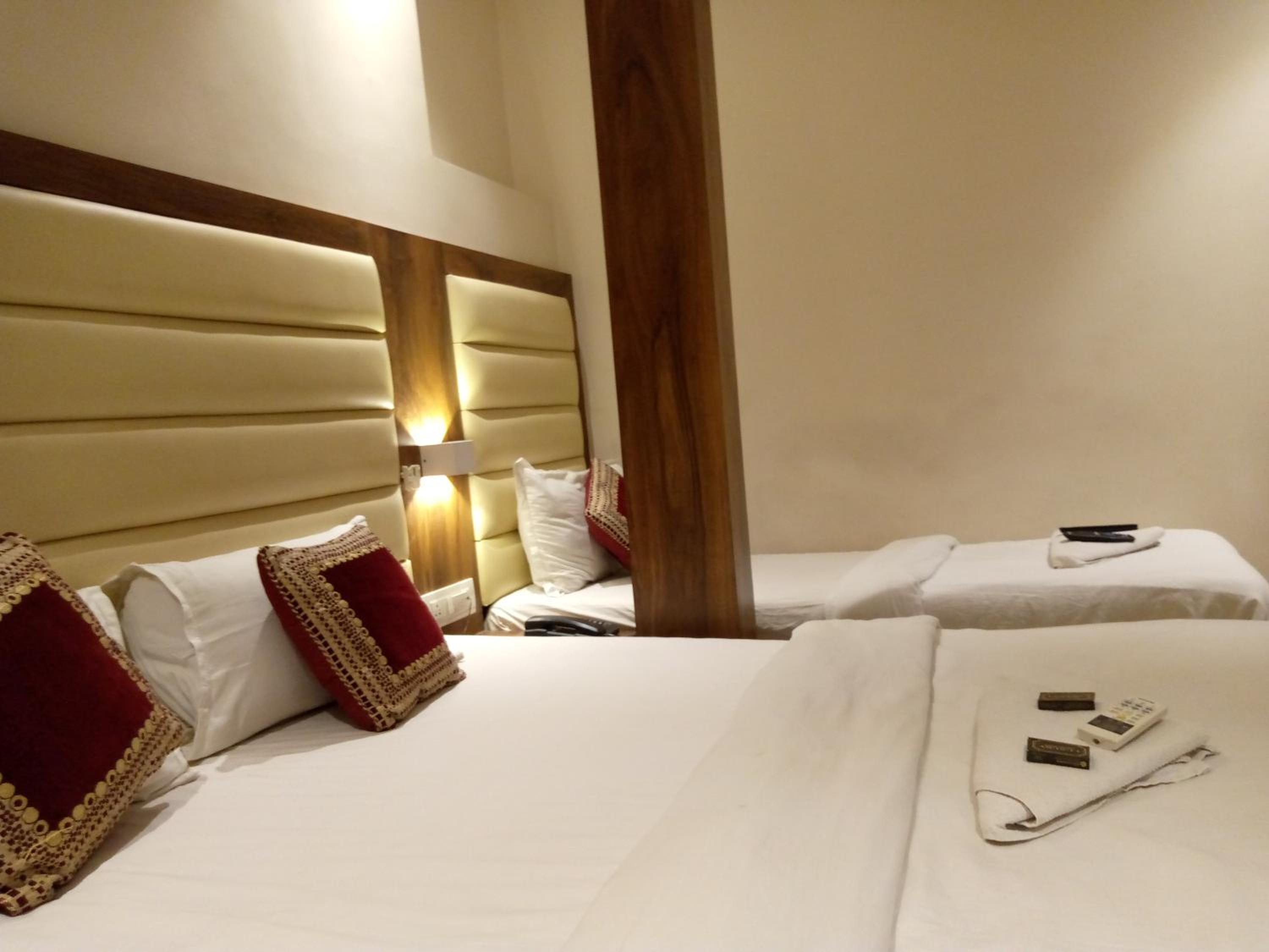 Classic Triple Room - Photo 10