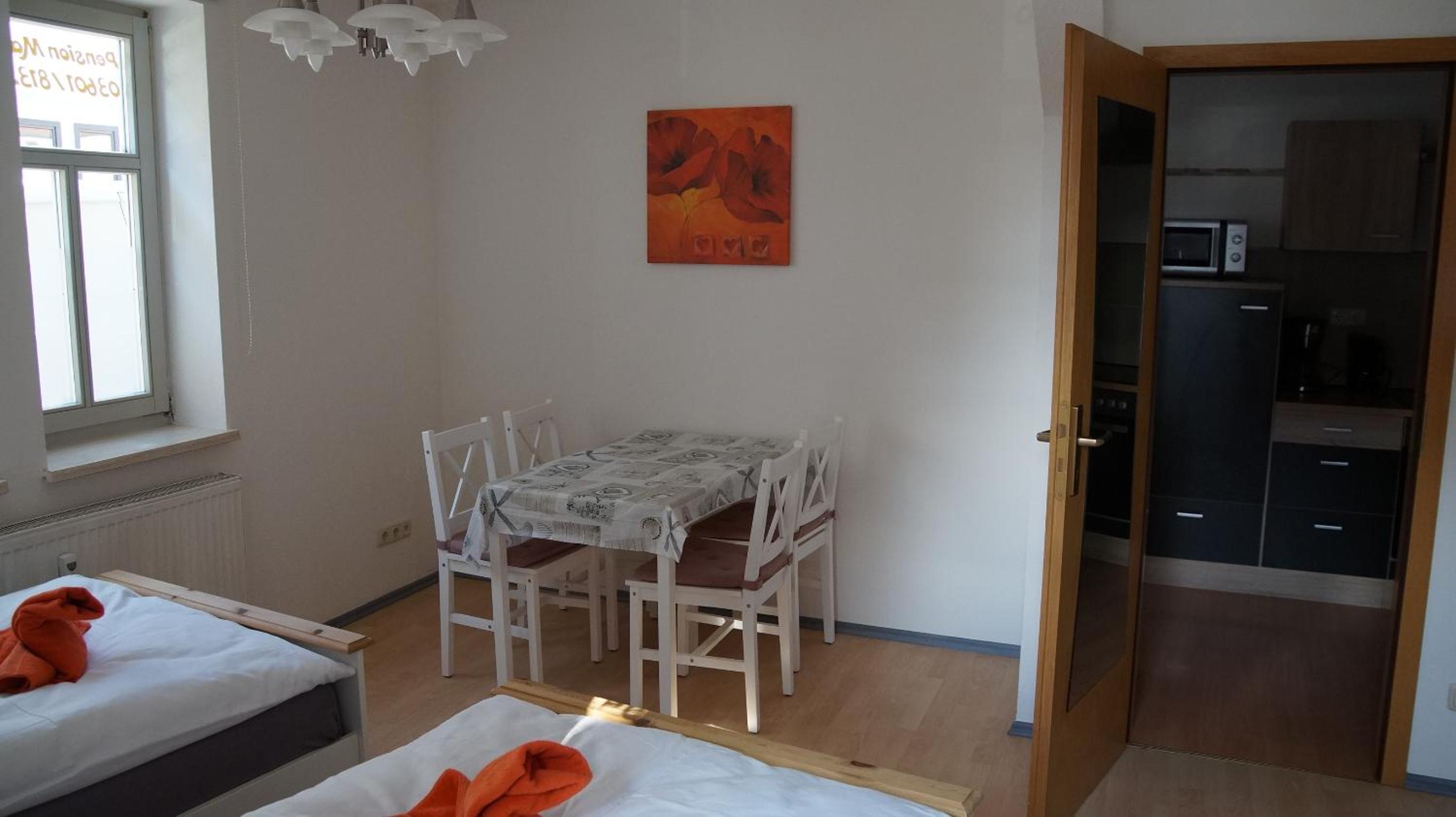 Twin Room with Private Bathroom - Photo 2