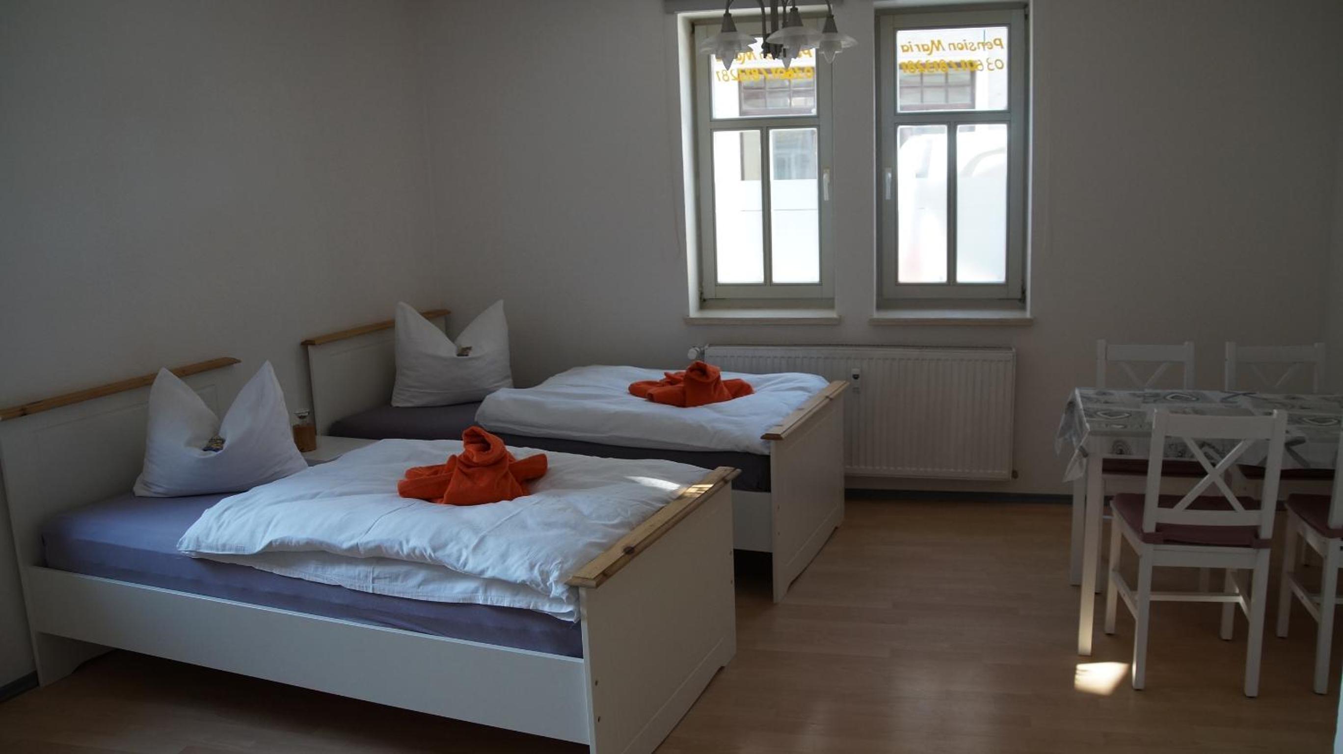 Twin Room with Private Bathroom - Photo 1