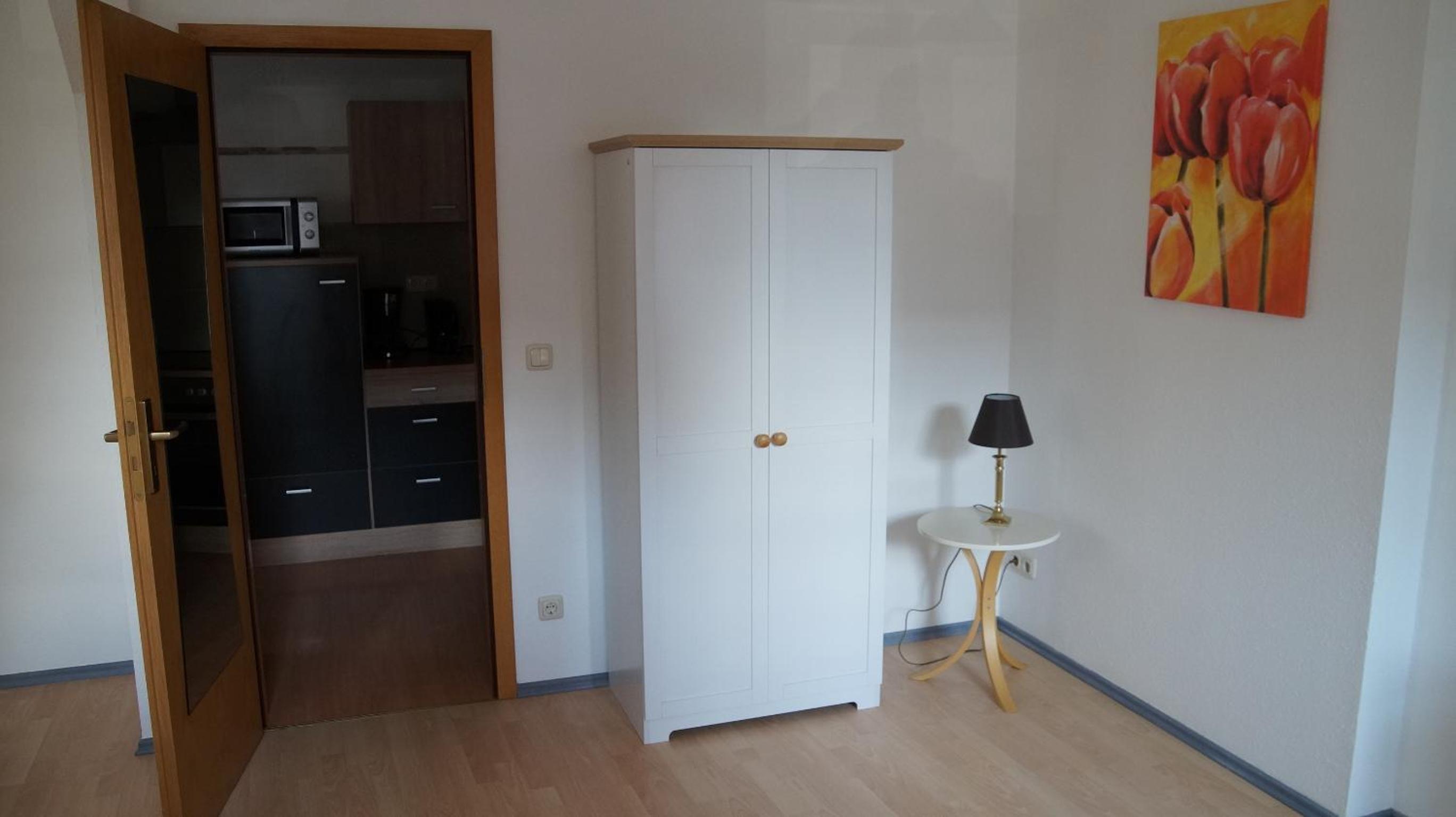 Twin Room with Private Bathroom - Photo 5