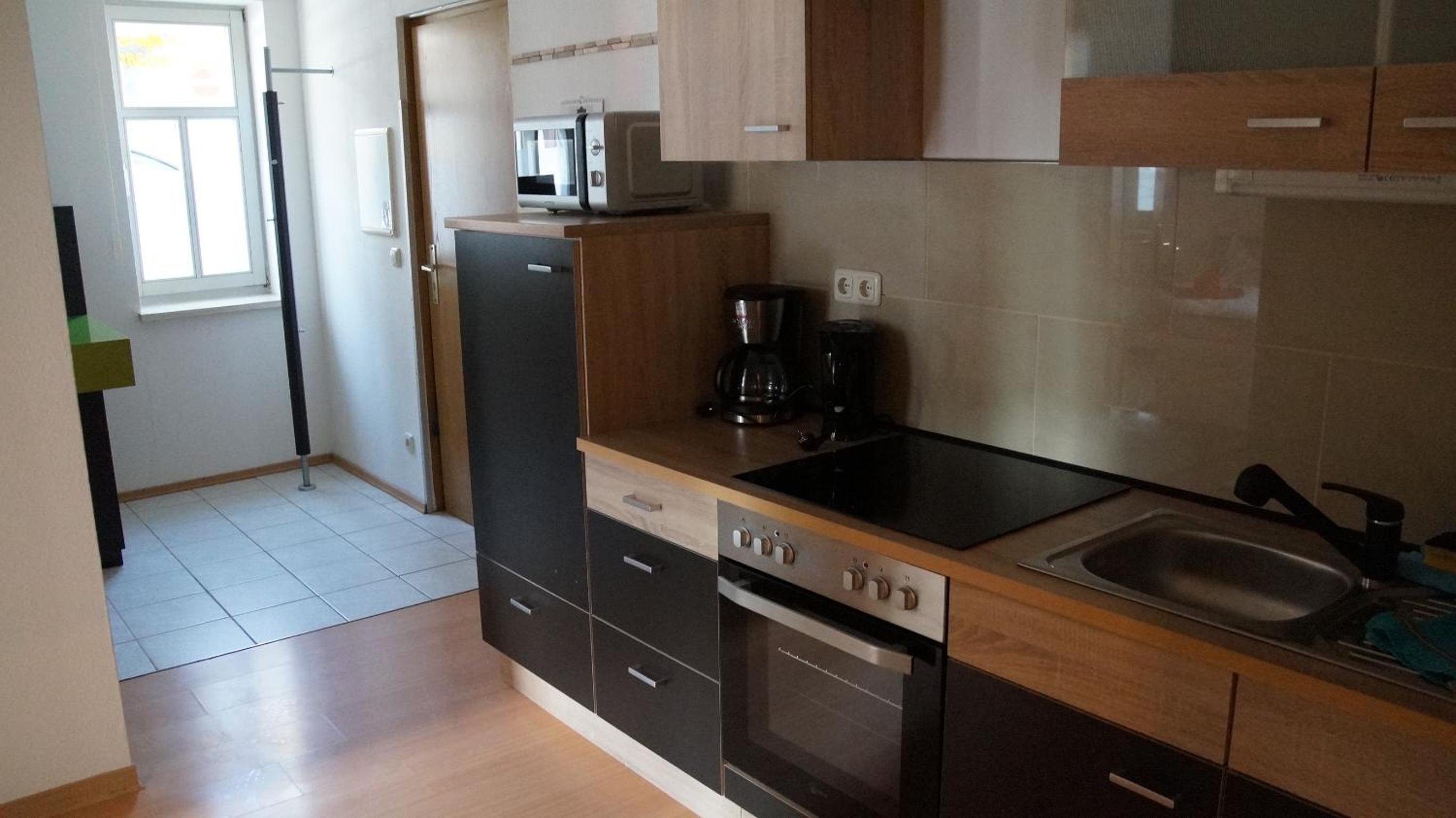 Twin Room with Private Bathroom - Photo 4