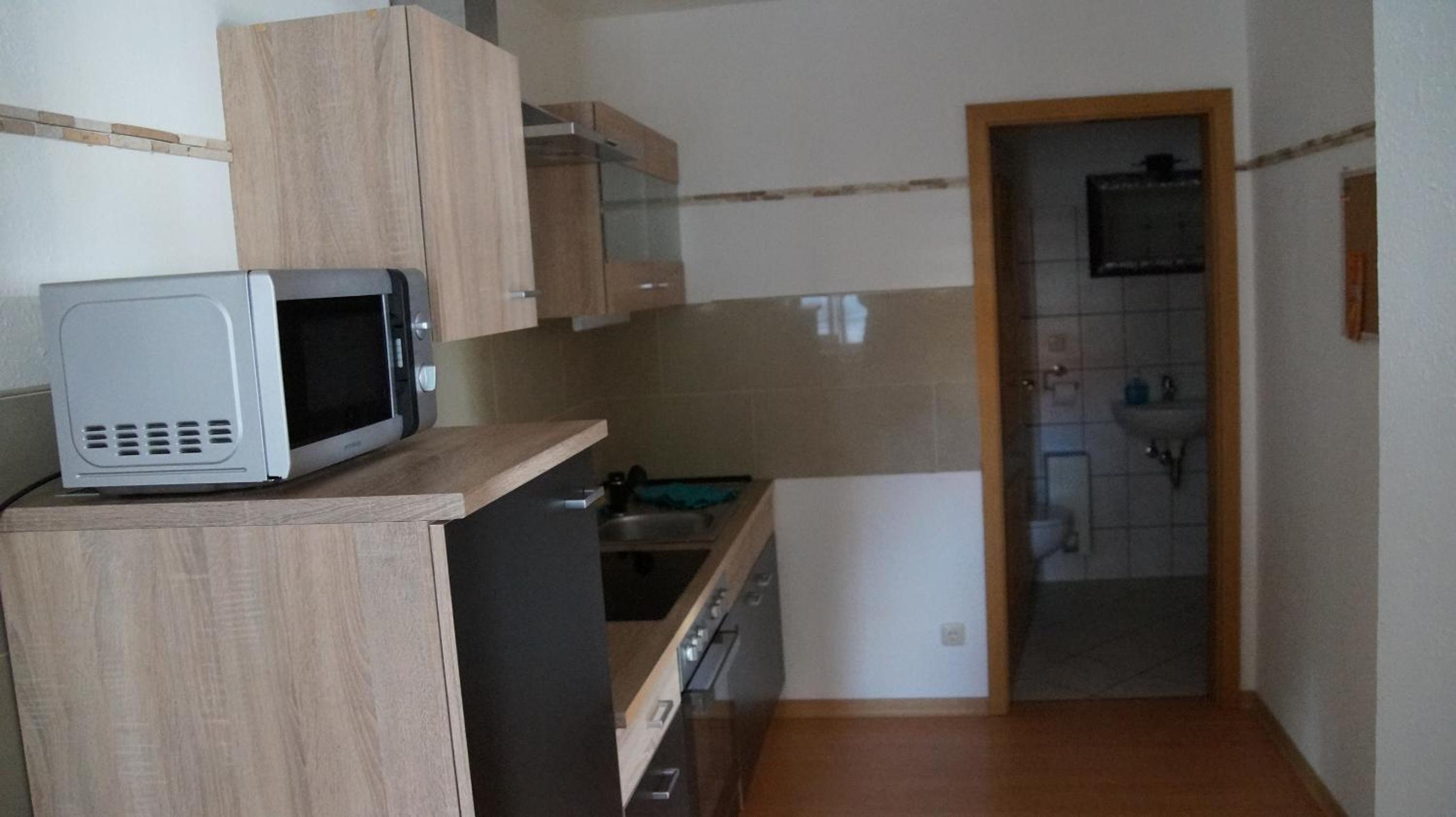 Twin Room with Private Bathroom - Photo 3