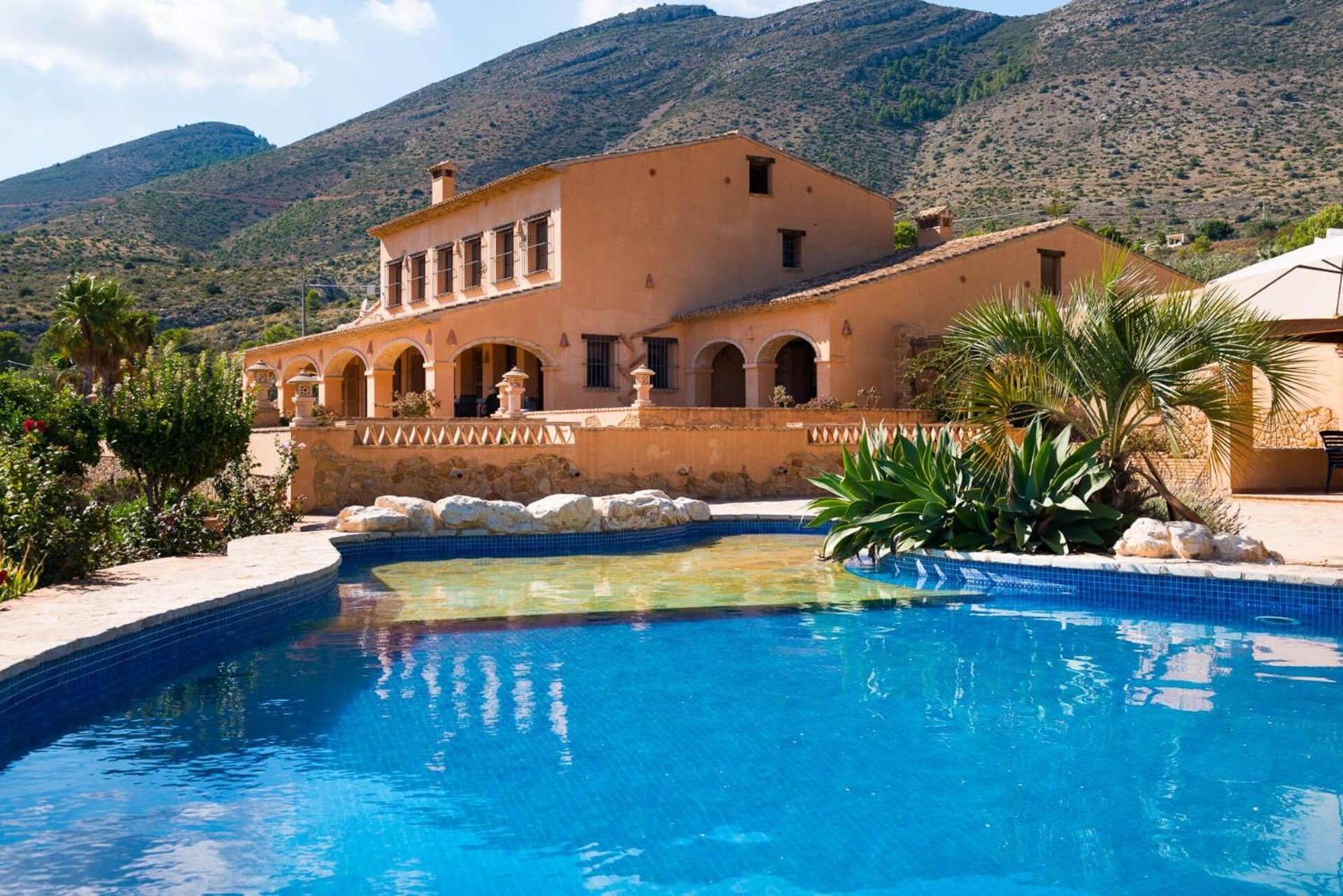 Deluxe Villa photo 2