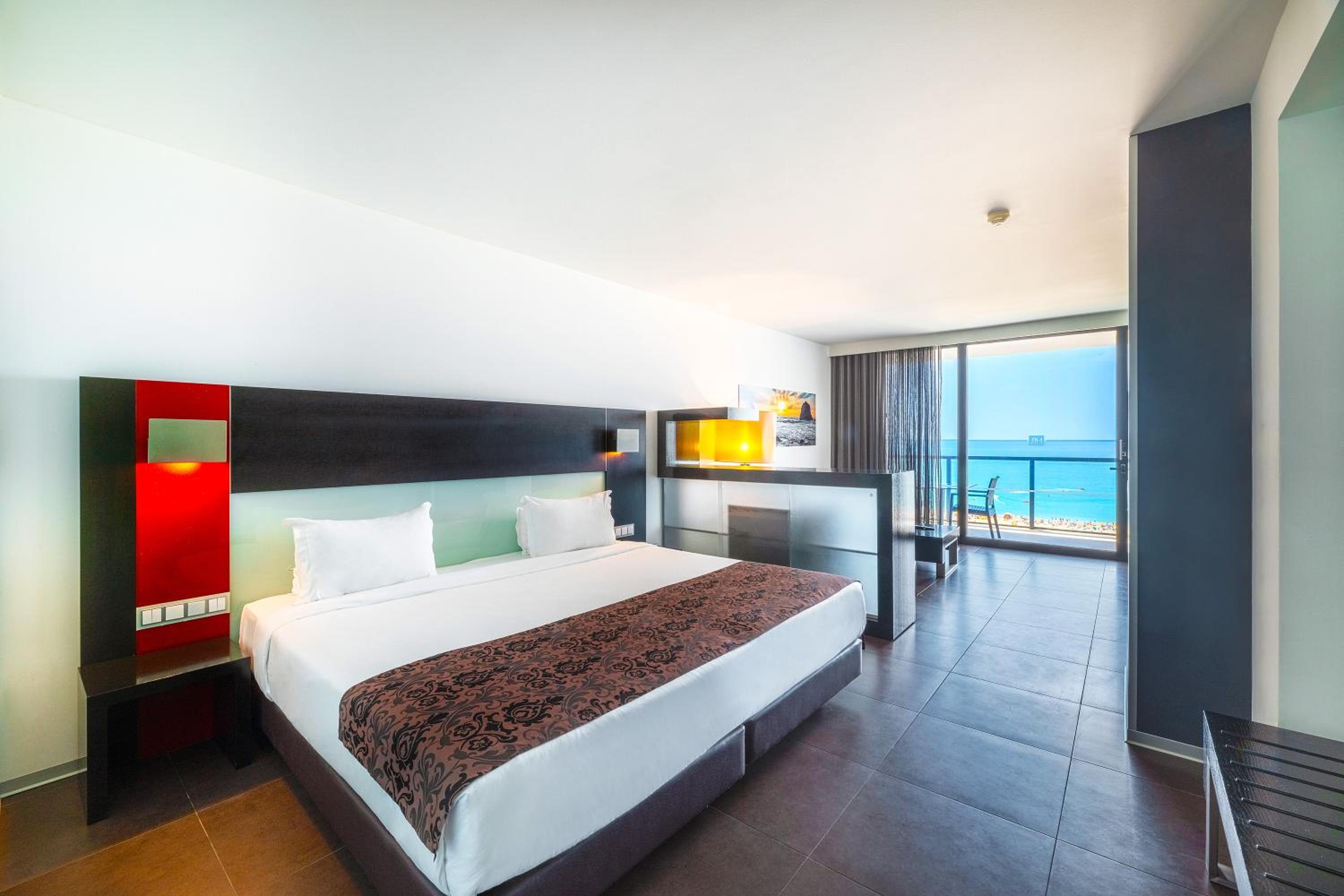 Ocean Suite with Frontal Sea View - Upper Floors (2 Adults + 1 Child up to 12 years old)