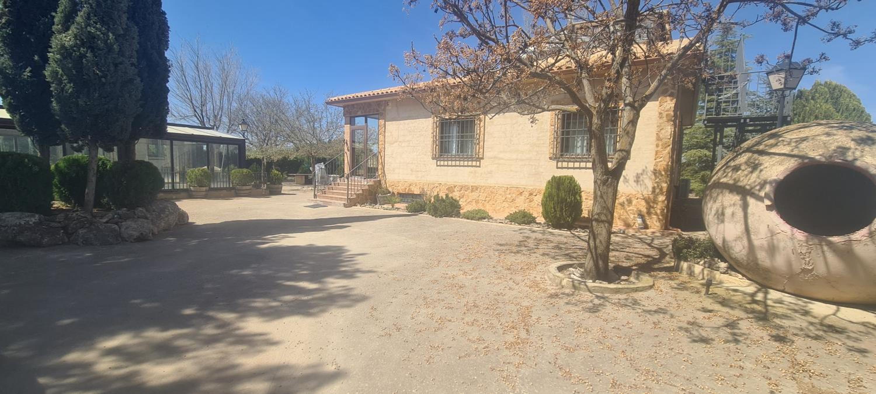 Villa photo 2