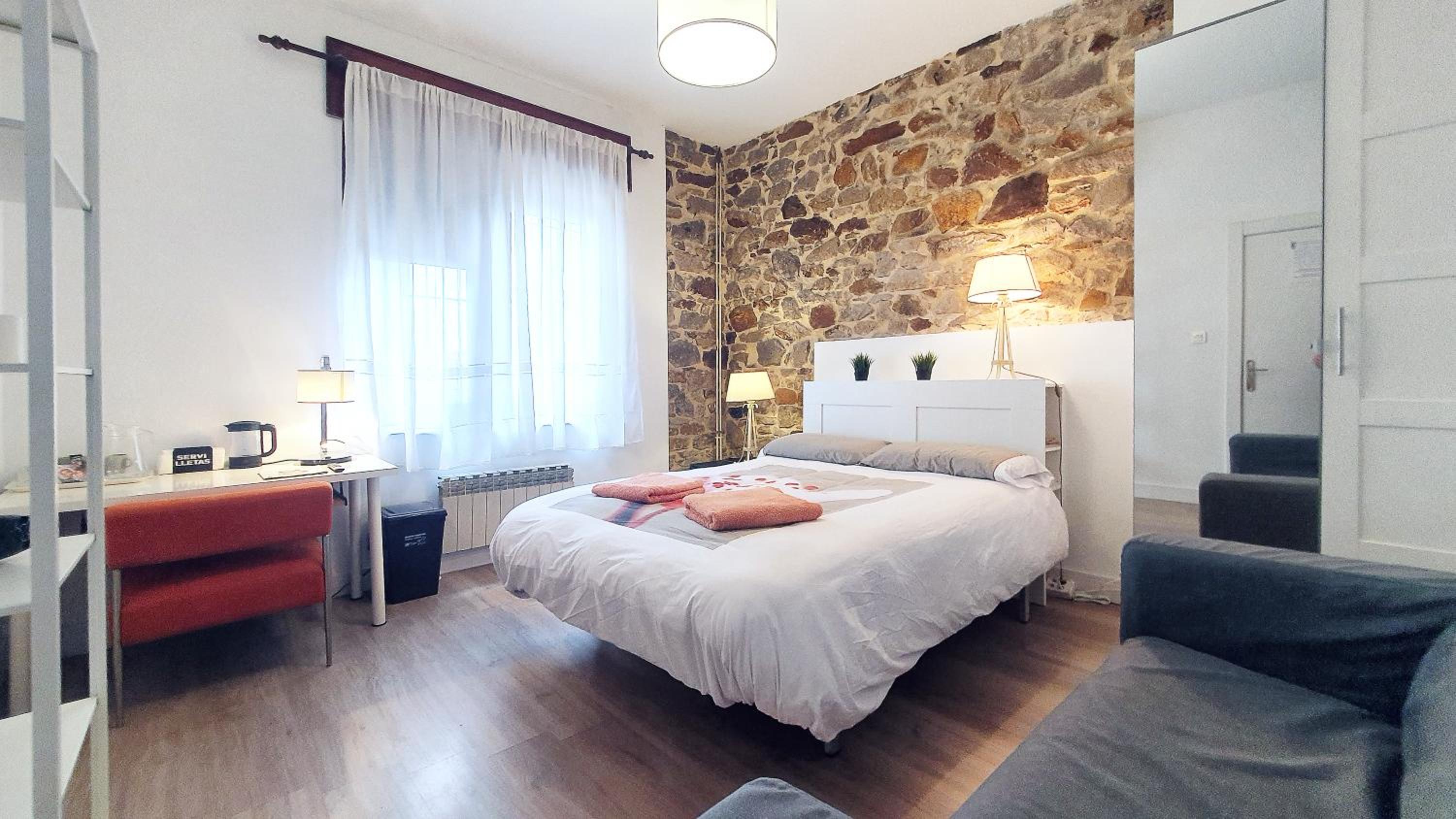 Habitación doble con baño compartido