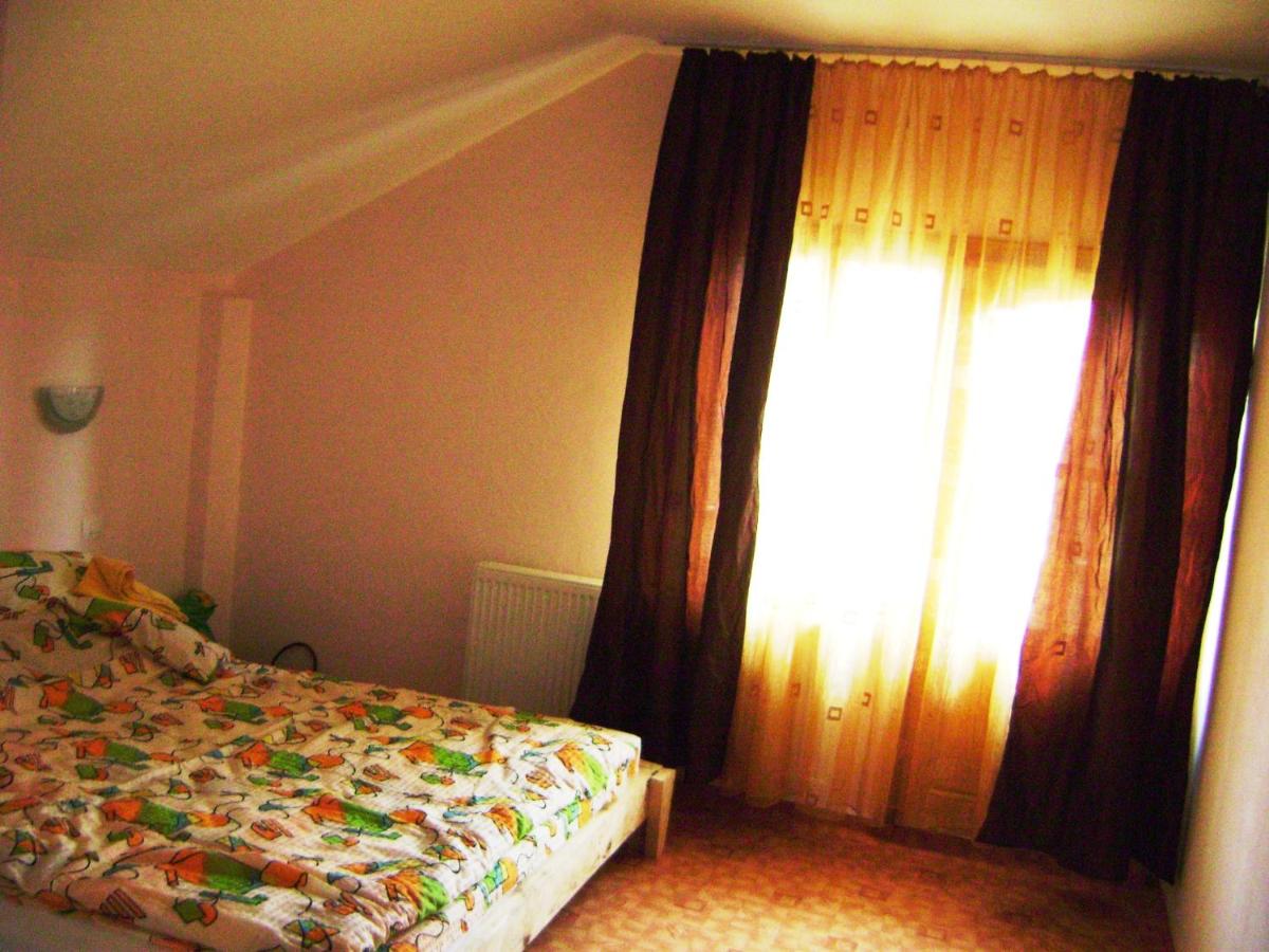 One-Bedroom Apartment with Balcony photo 3