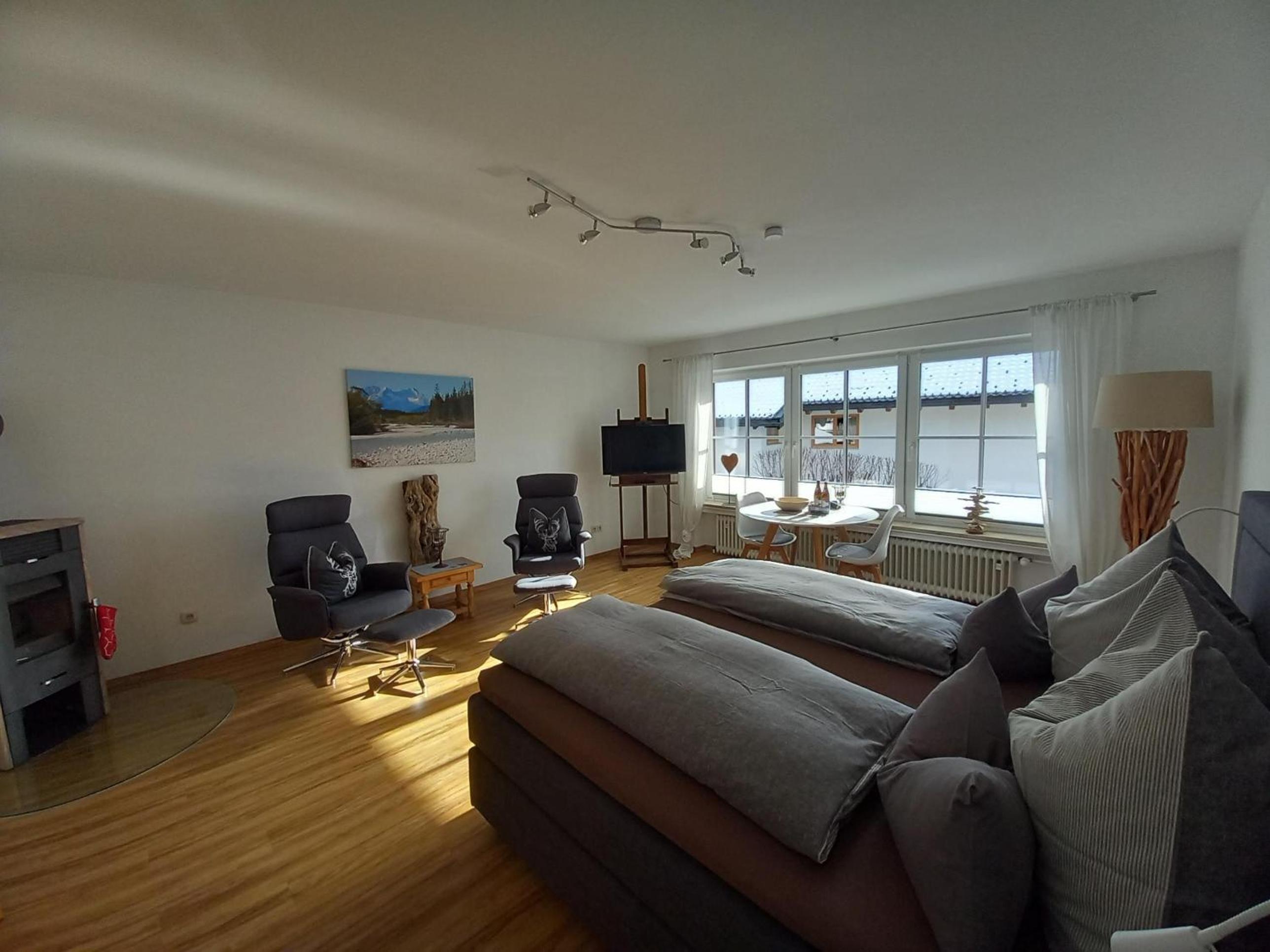 One-Bedroom Apartment photo 3