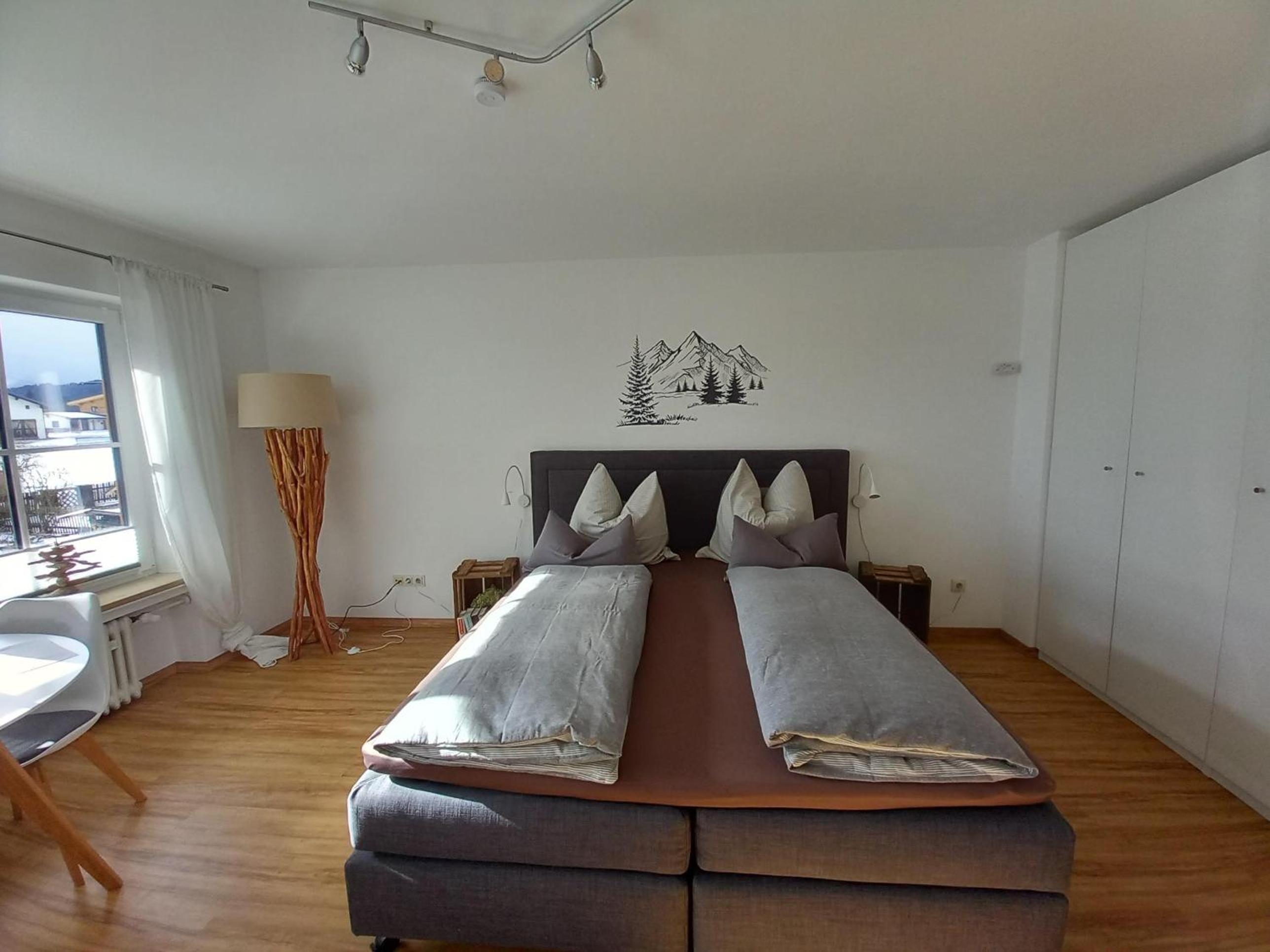 One-Bedroom Apartment photo 2