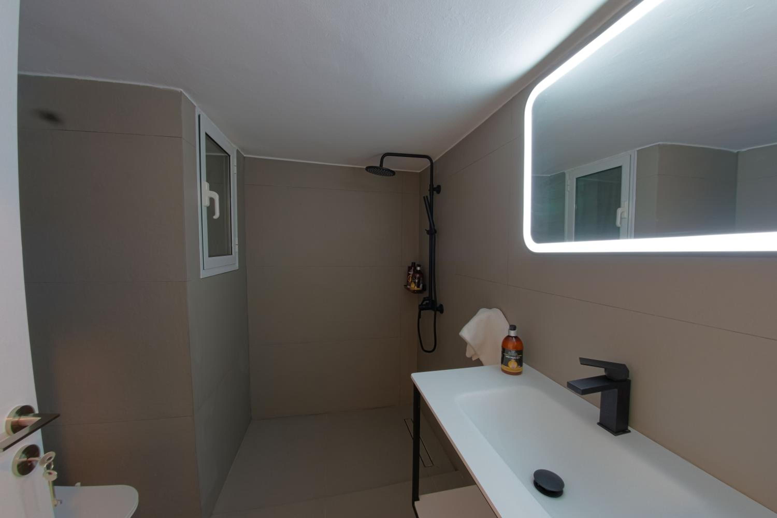 Two-Bedroom Apartment photo 3
