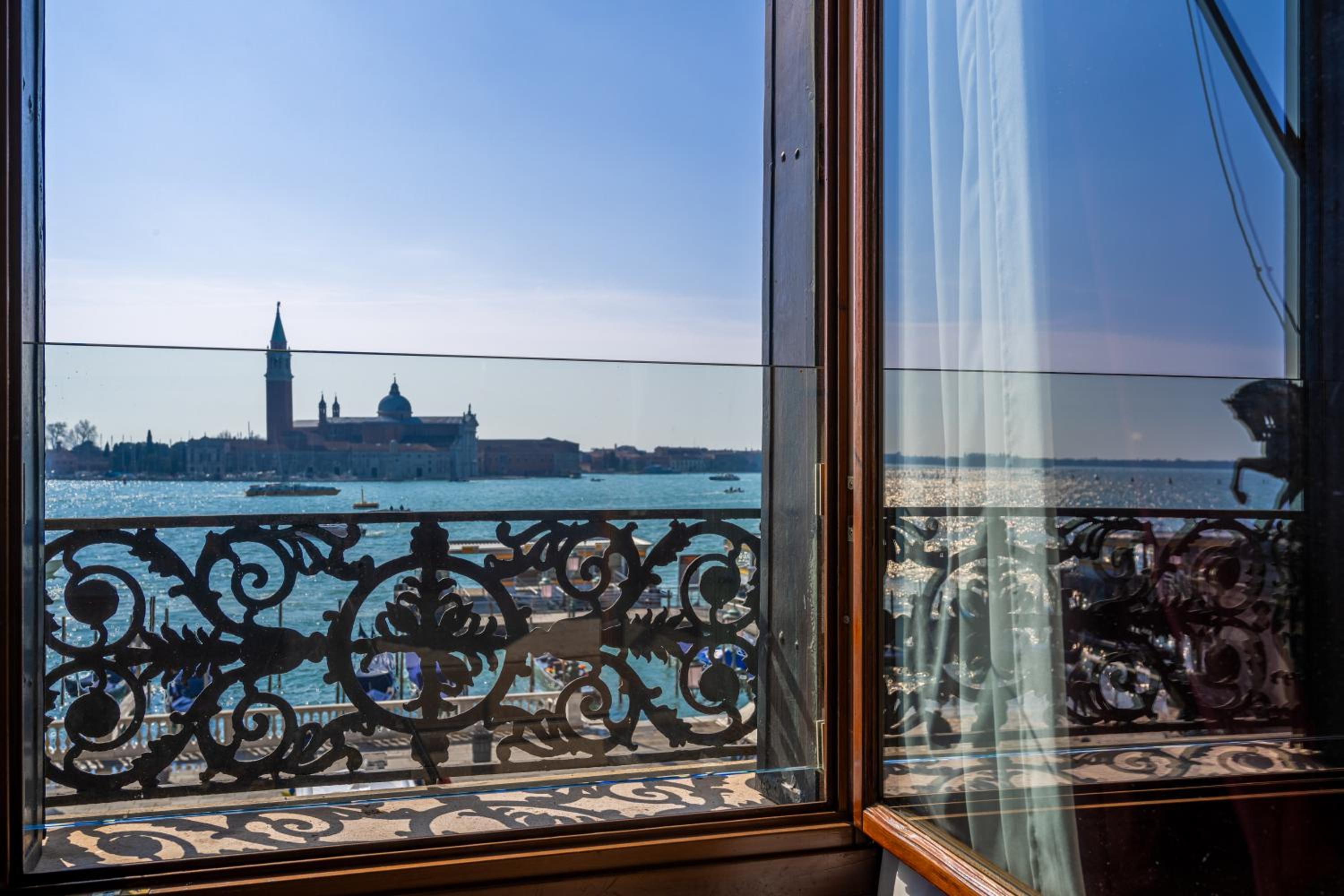 Deluxe Double Room with Lagoon View