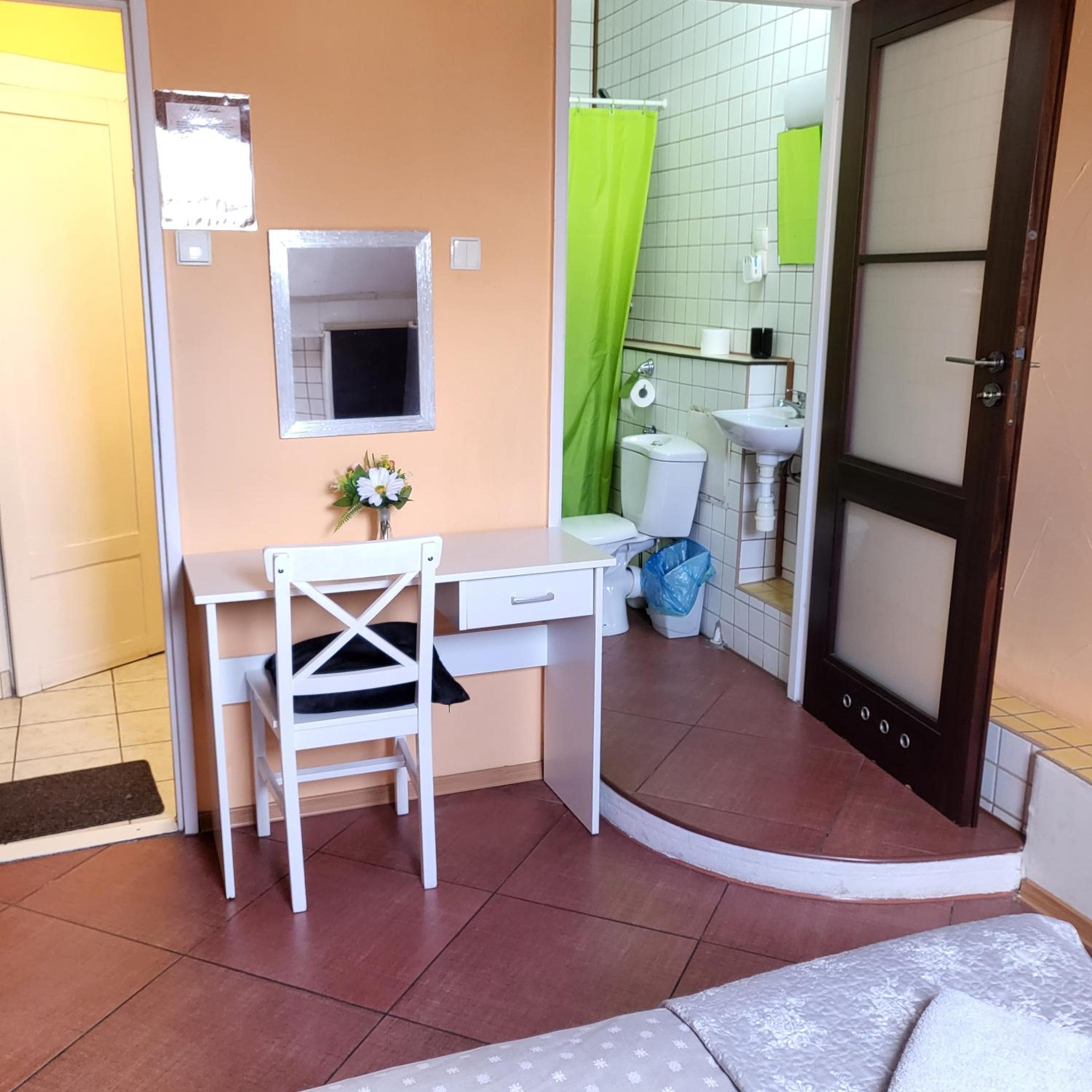 Twin Room with Bathroom - Photo 2