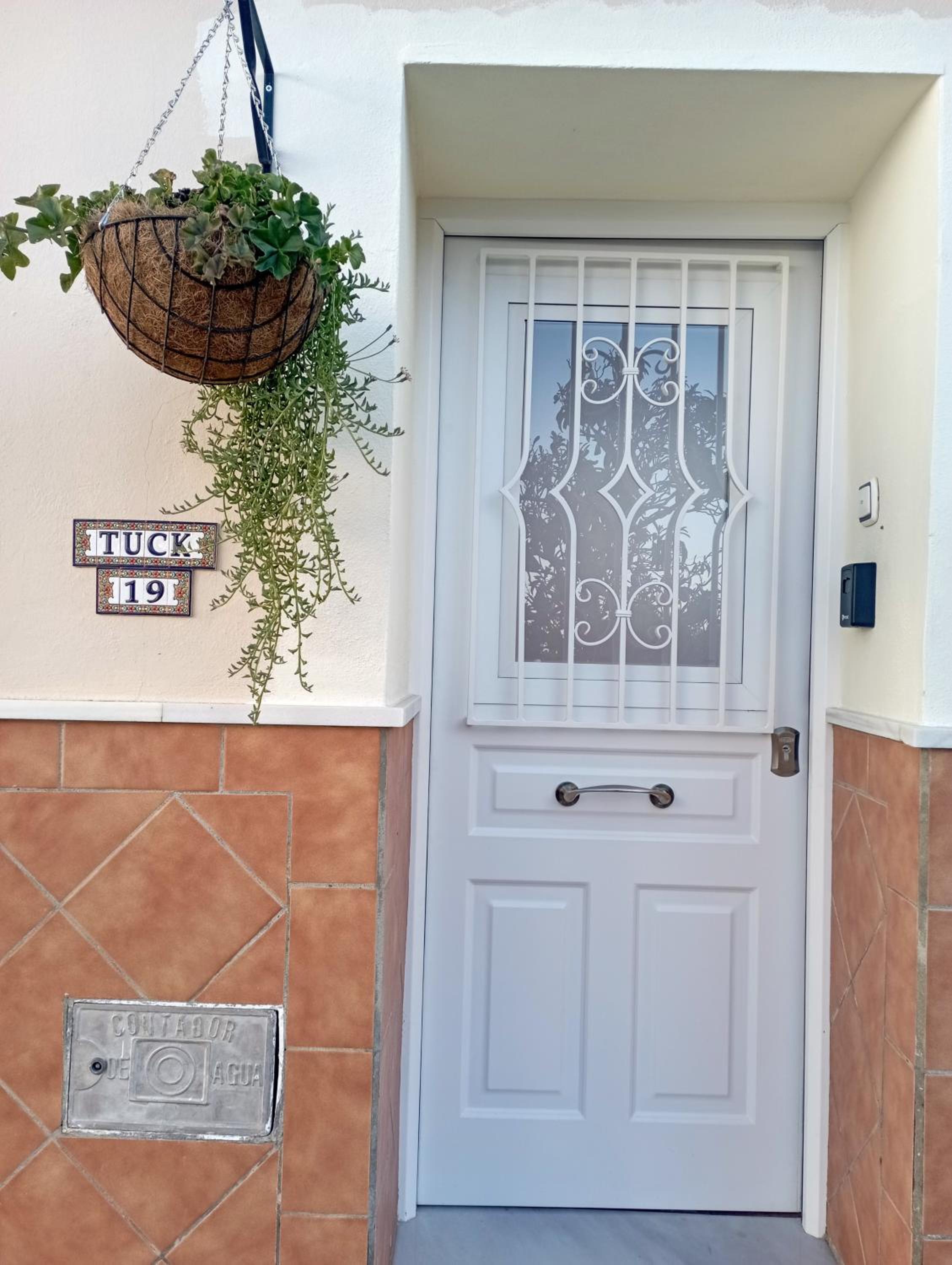 Deluxe Double Room (2 Adults + 1 Child) photo 2