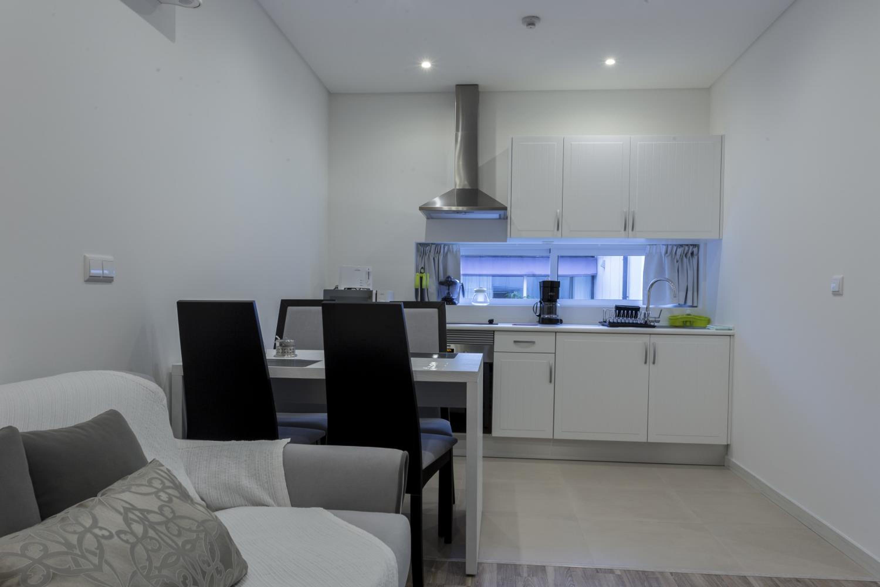 One-Bedroom Apartment with Garden View photo 2