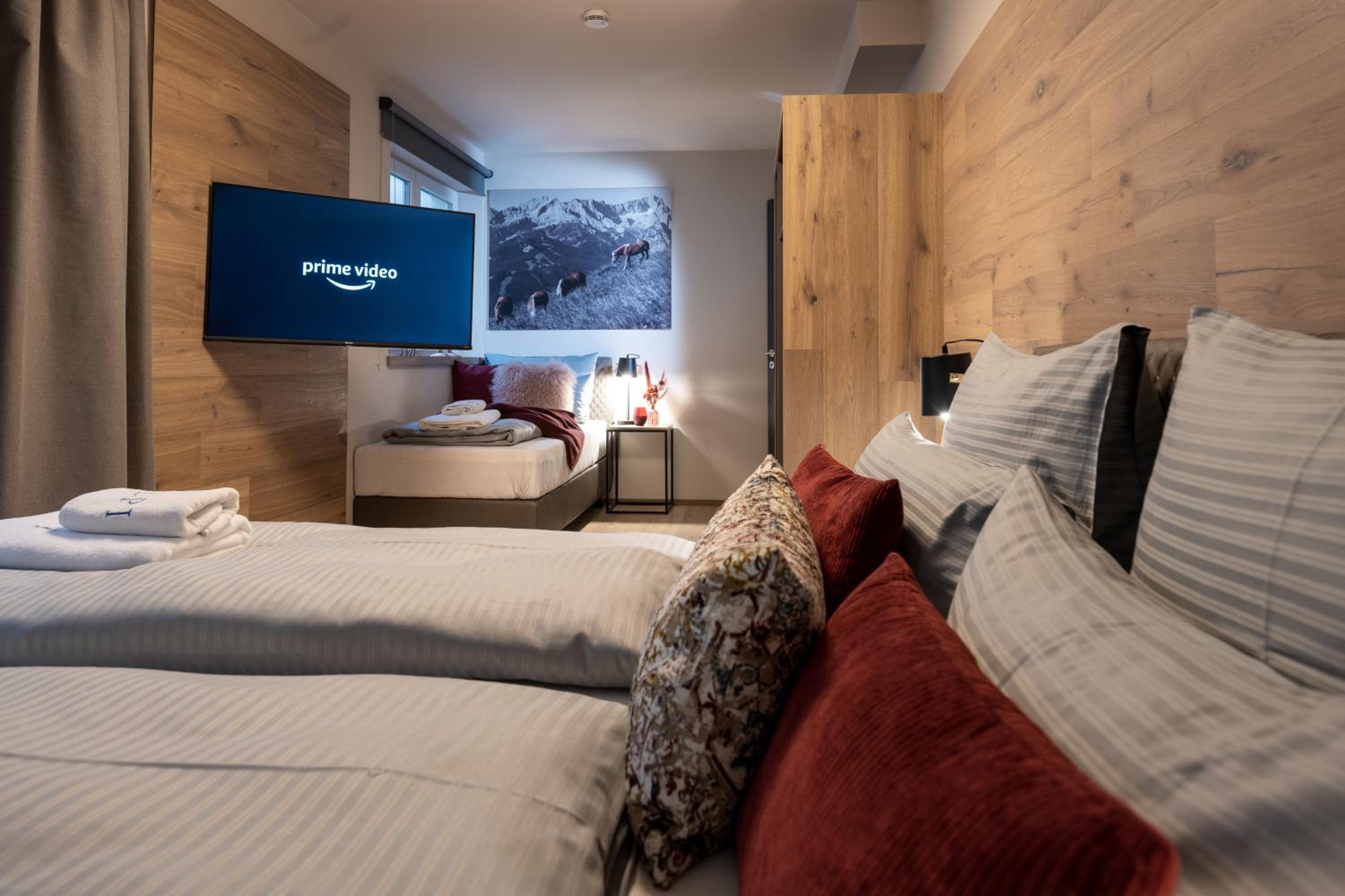 Five-Bedroom House with Sauna and Cinema Room (red) photo 1