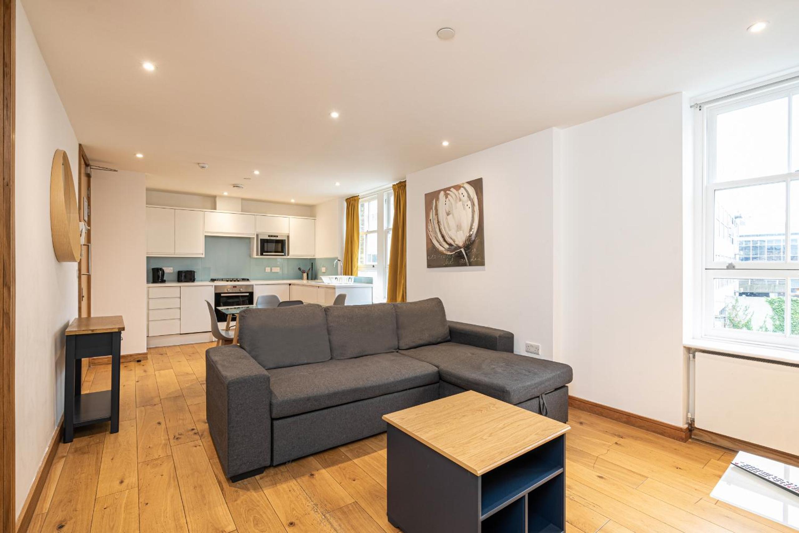 Deluxe Two-Bedroom Apartment with City View photo 1