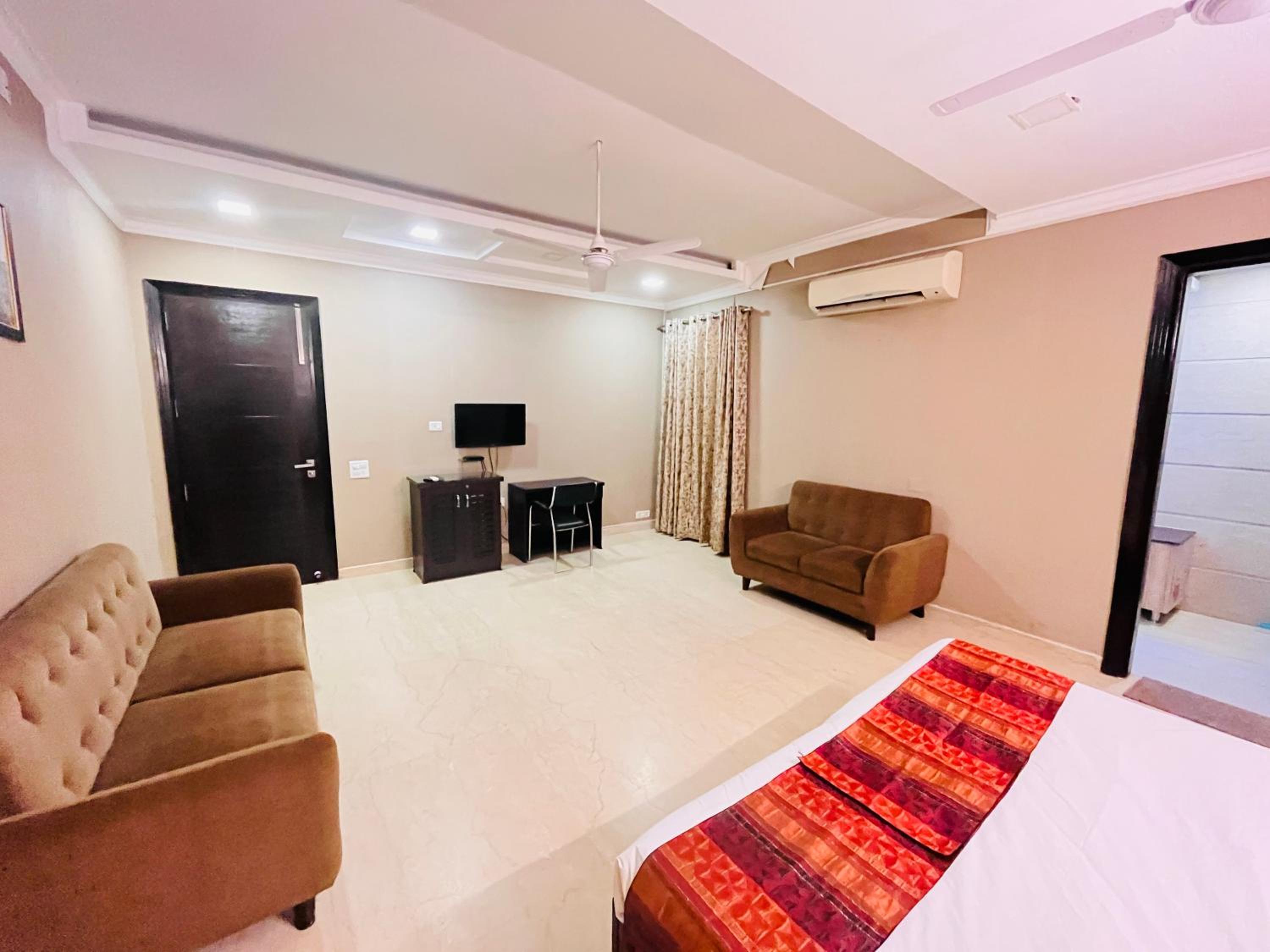 Standard King Room