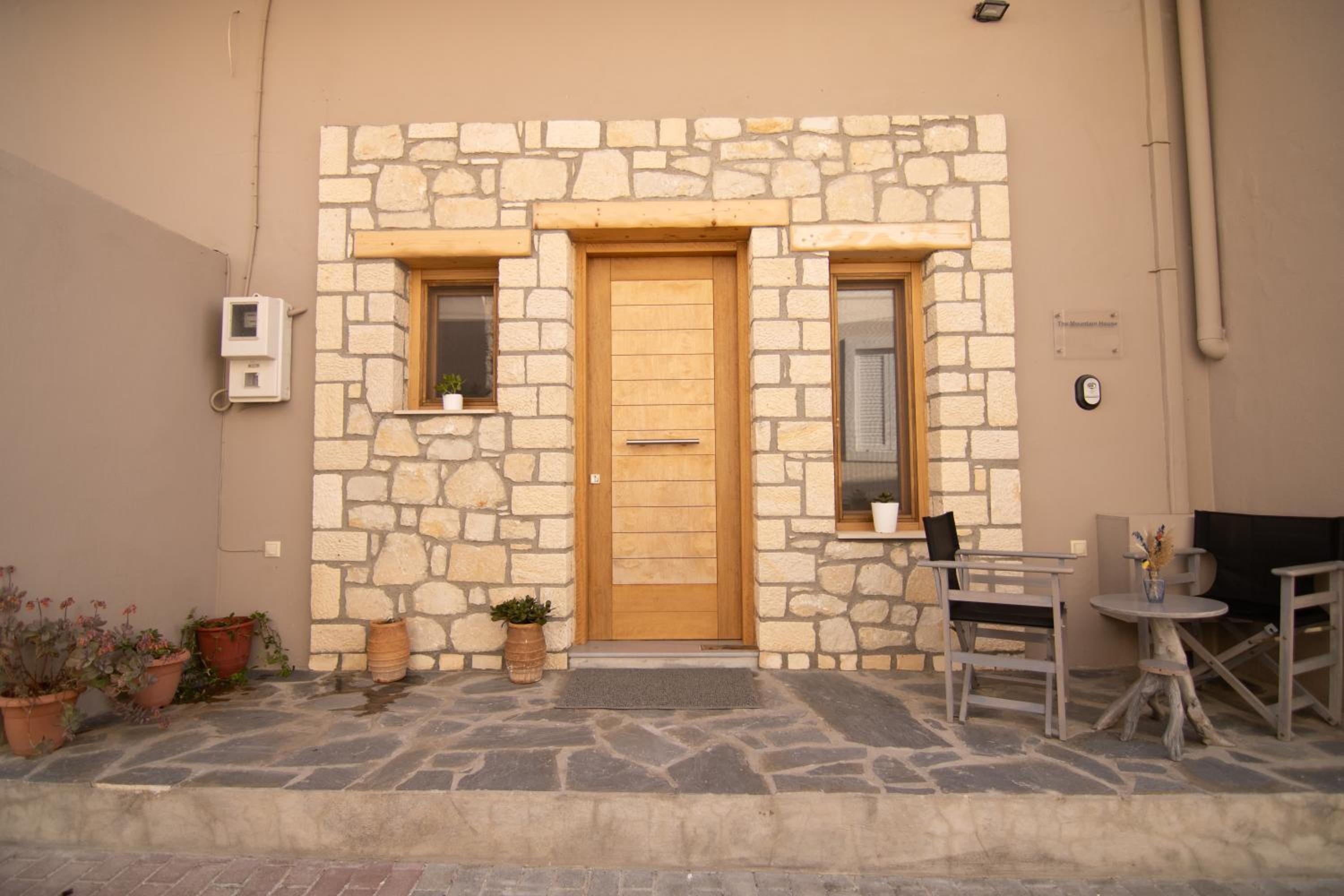 Apartment with Mountain View photo 3