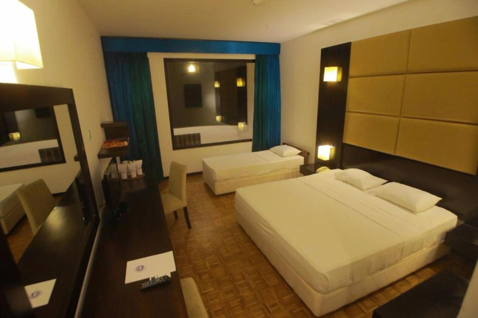 Deluxe Triple Room With Sea View