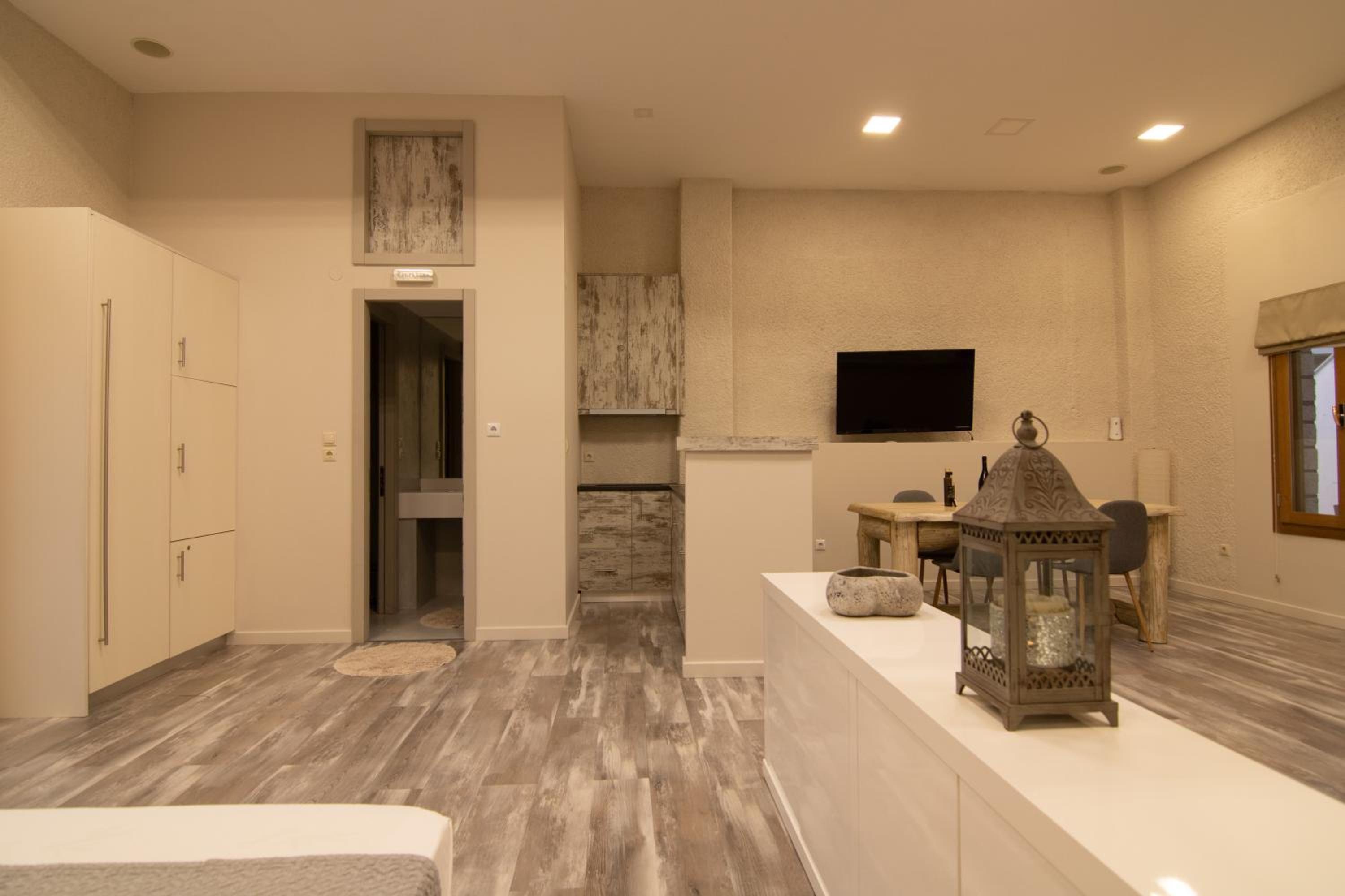 Apartment with Mountain View photo 1