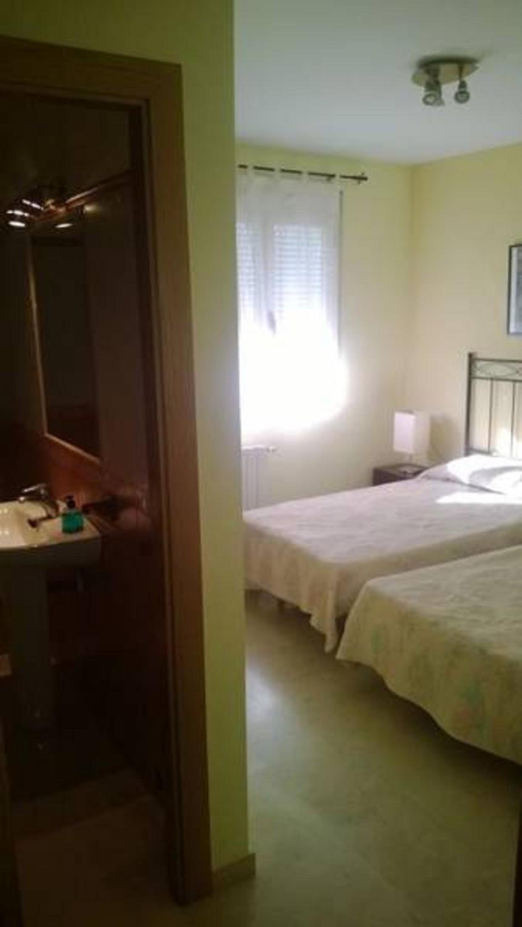Double or Twin Room photo 3