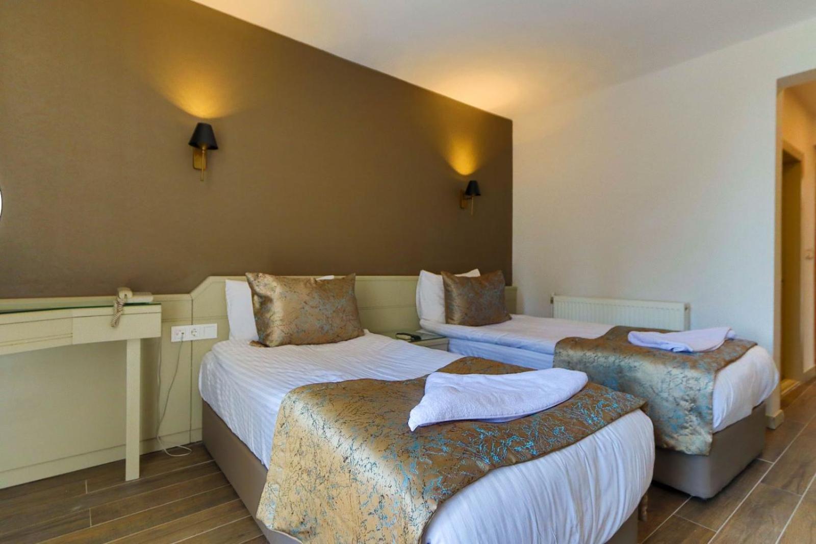 Double or Twin Room - Photo 2