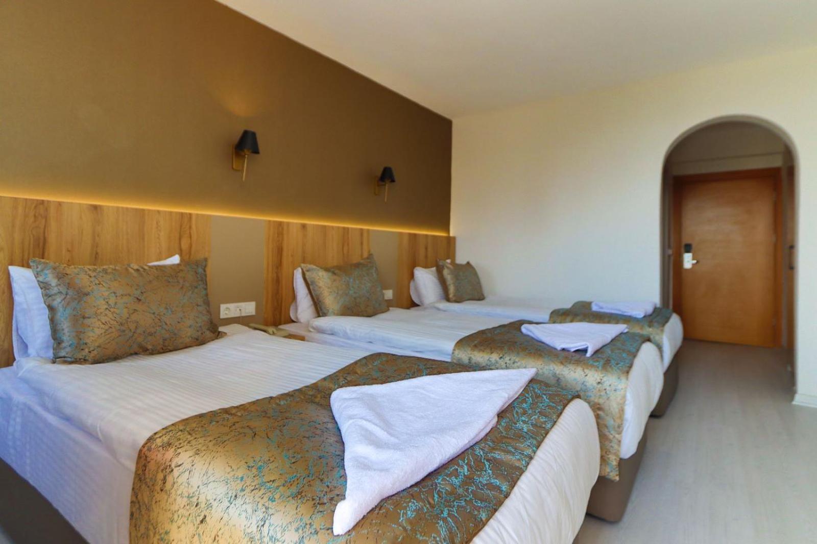Triple Room - Photo 2