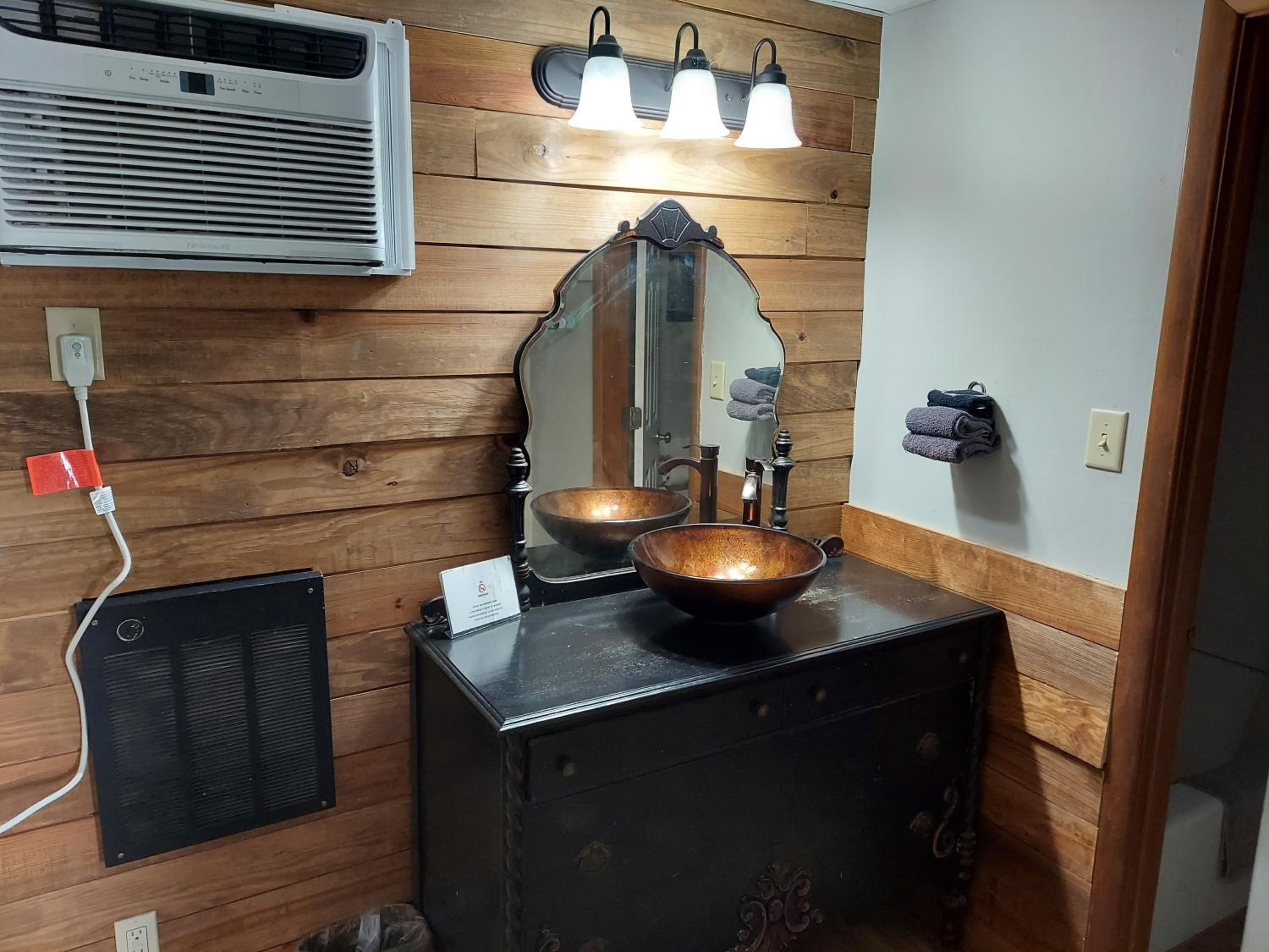 Queen Room - Photo 2