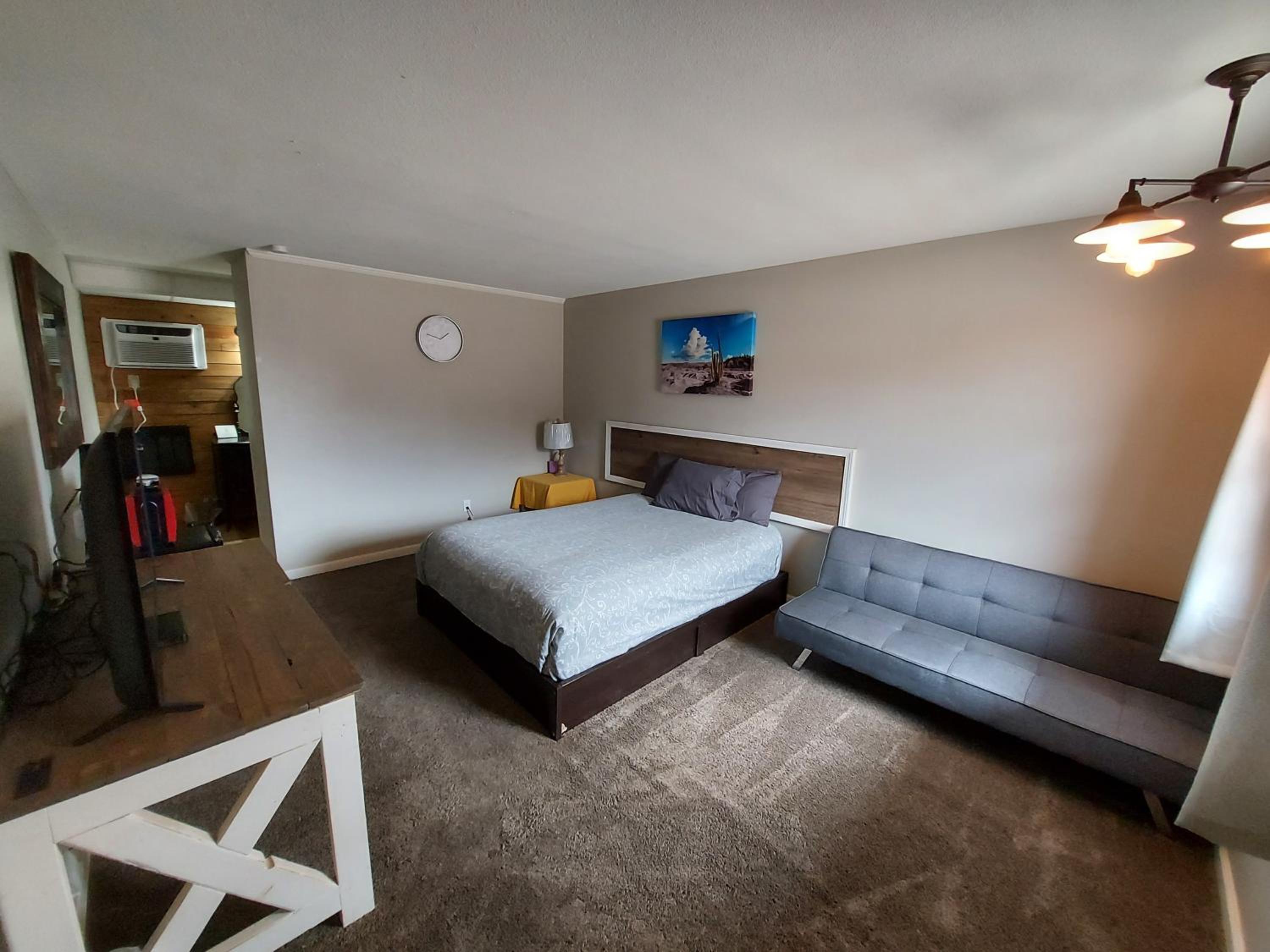 Queen Room - Photo 1