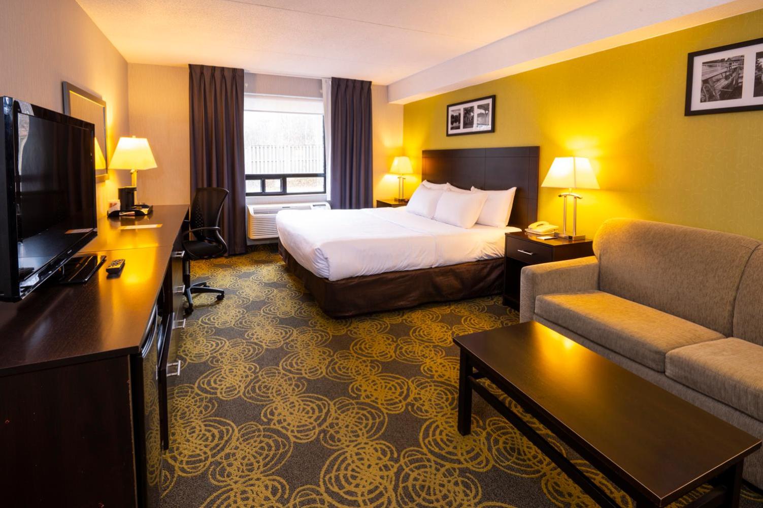 King Room - Non-Smoking - Photo 5