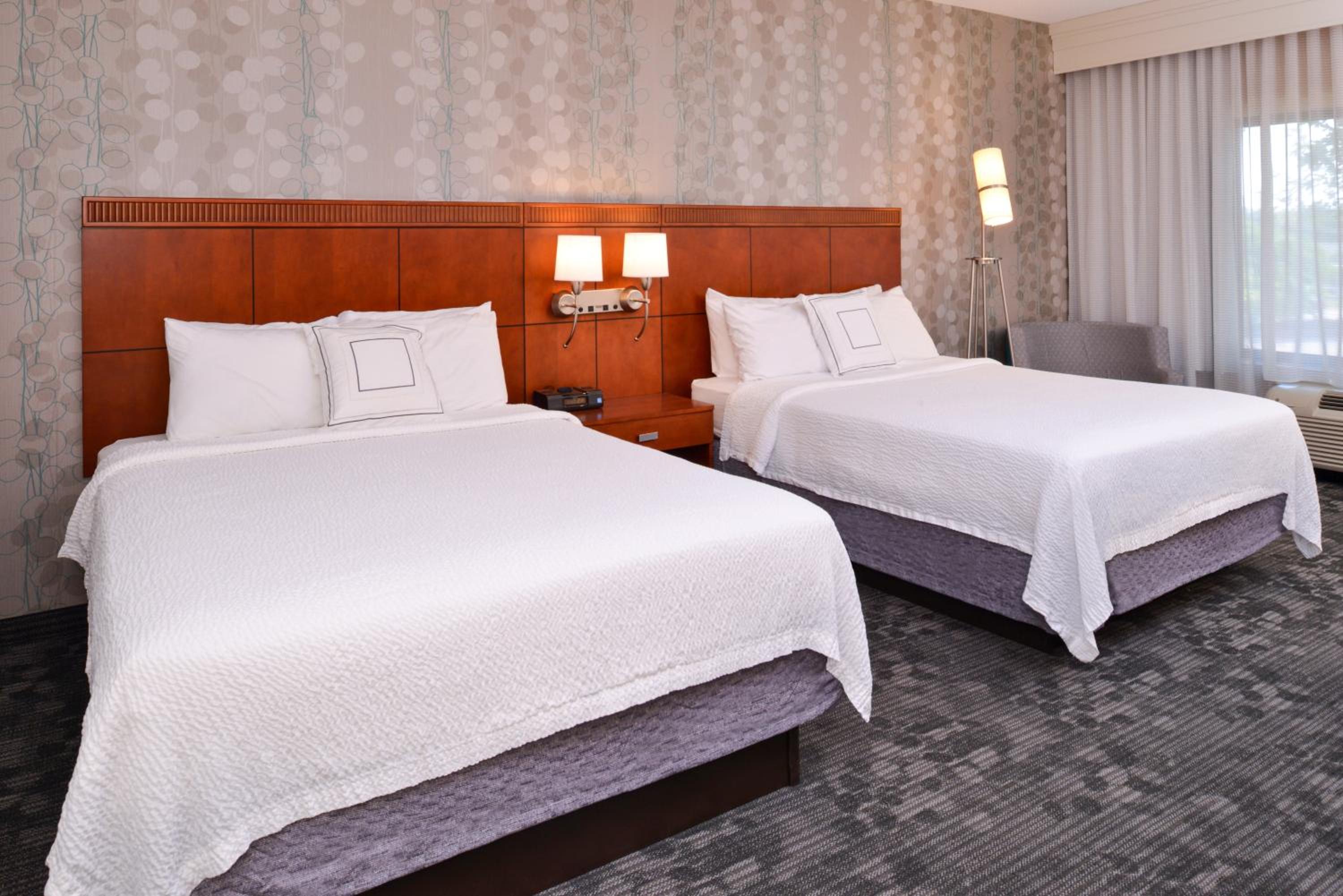 Queen Room with Two Queen Beds - Photo 1