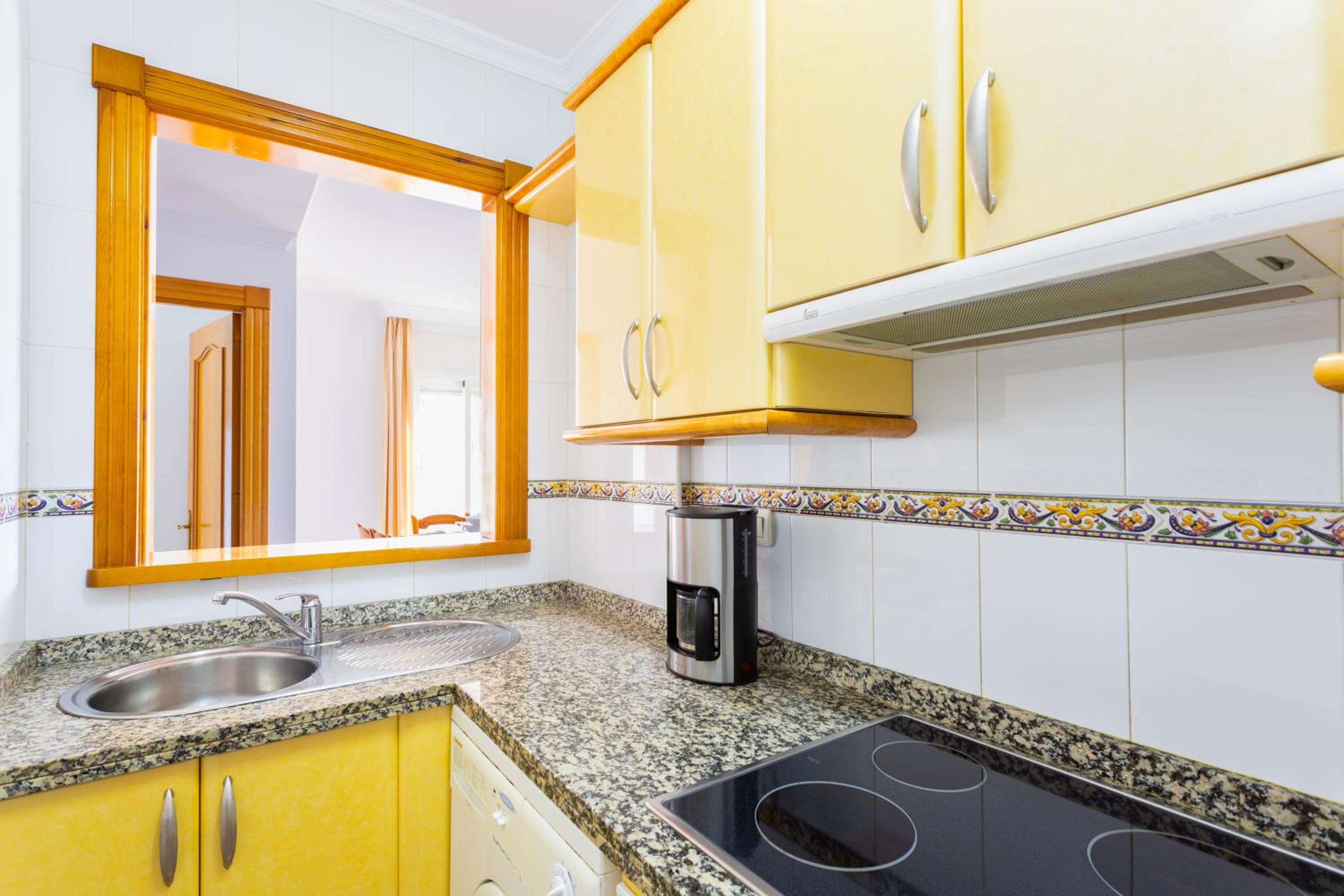 Two-Bedroom Apartment with Terrace and Sea View photo 2