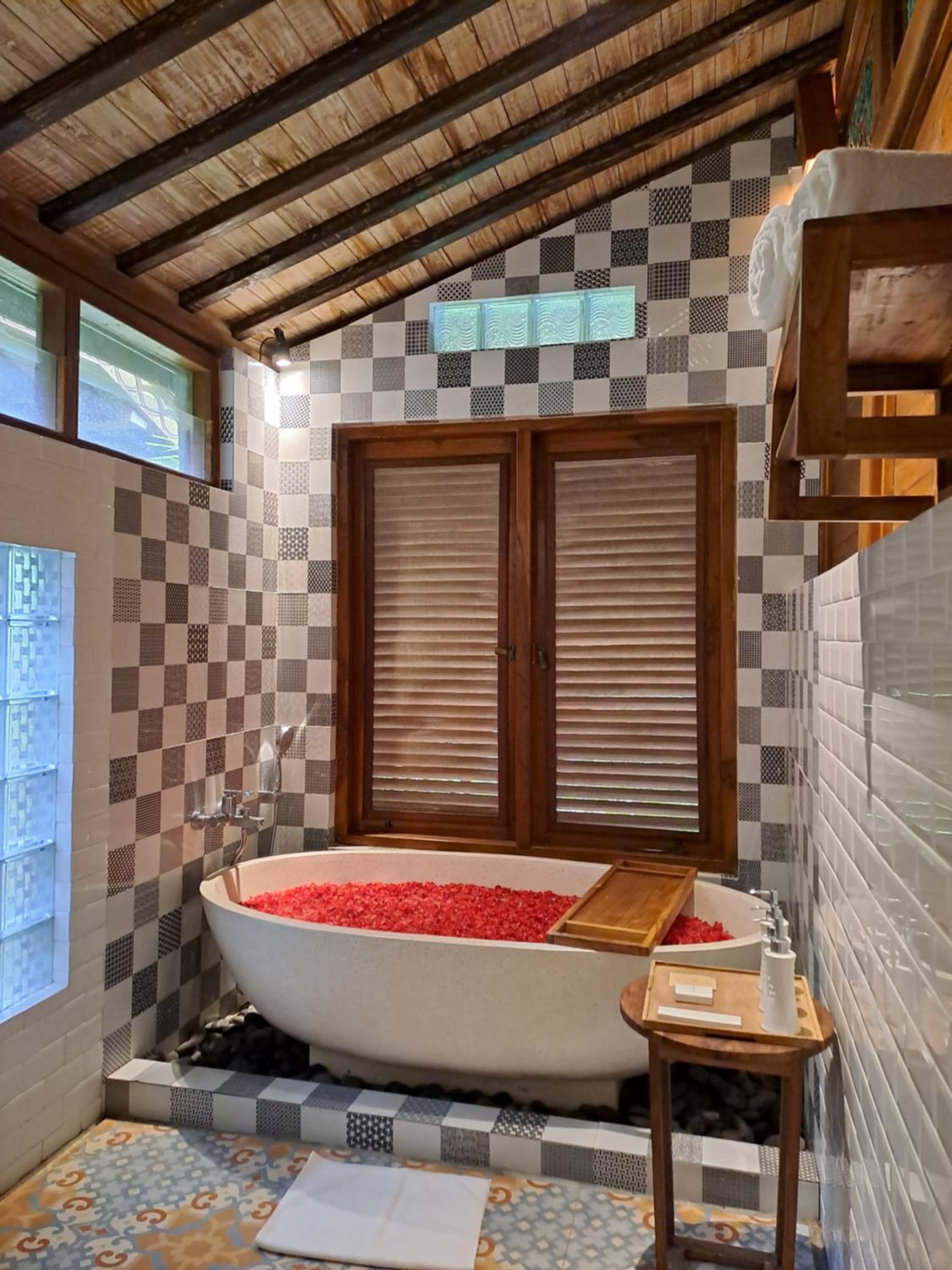 Double Room with Patio - Photo 20