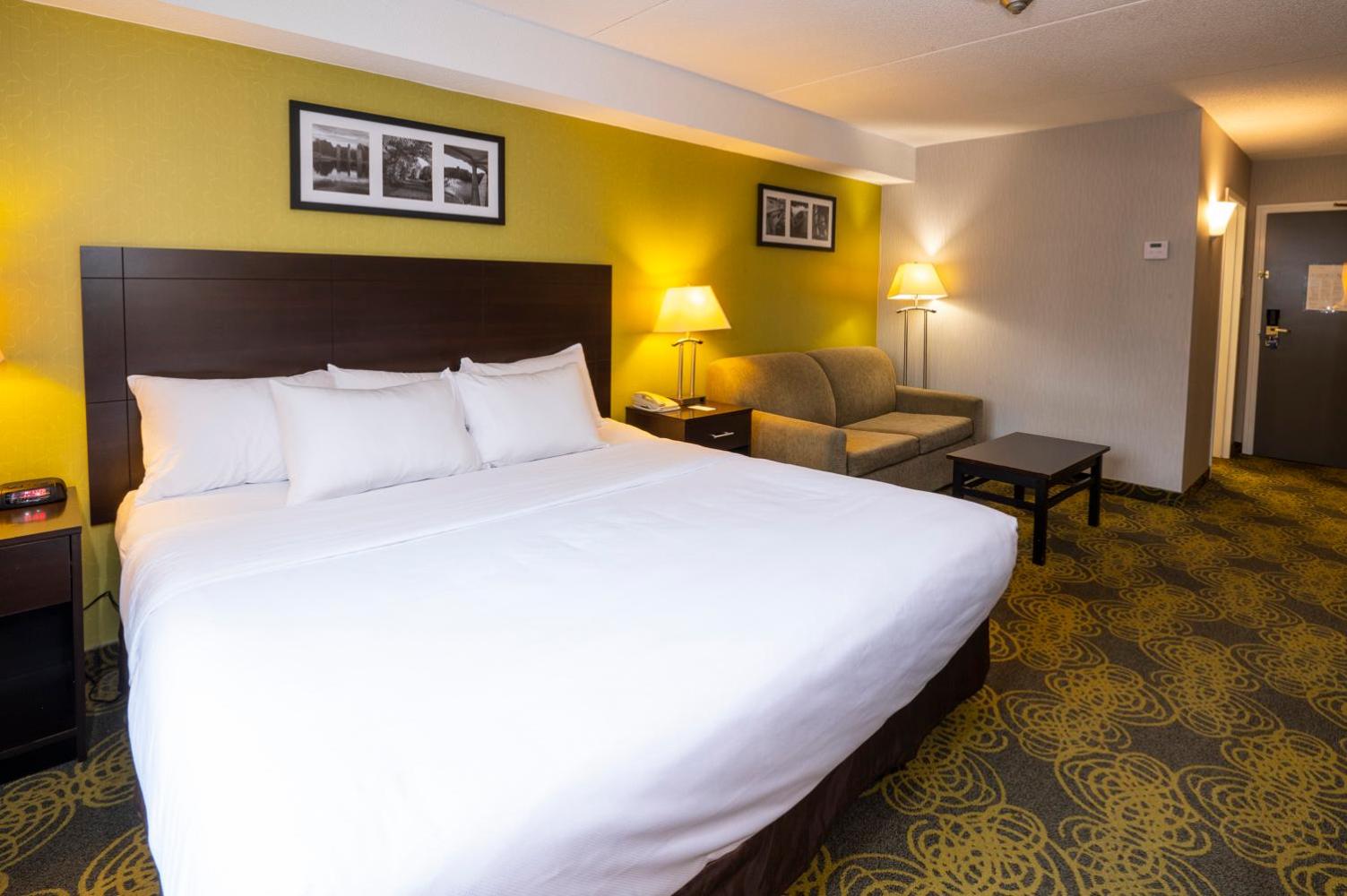 King Suite - Non-Smoking - Photo 1