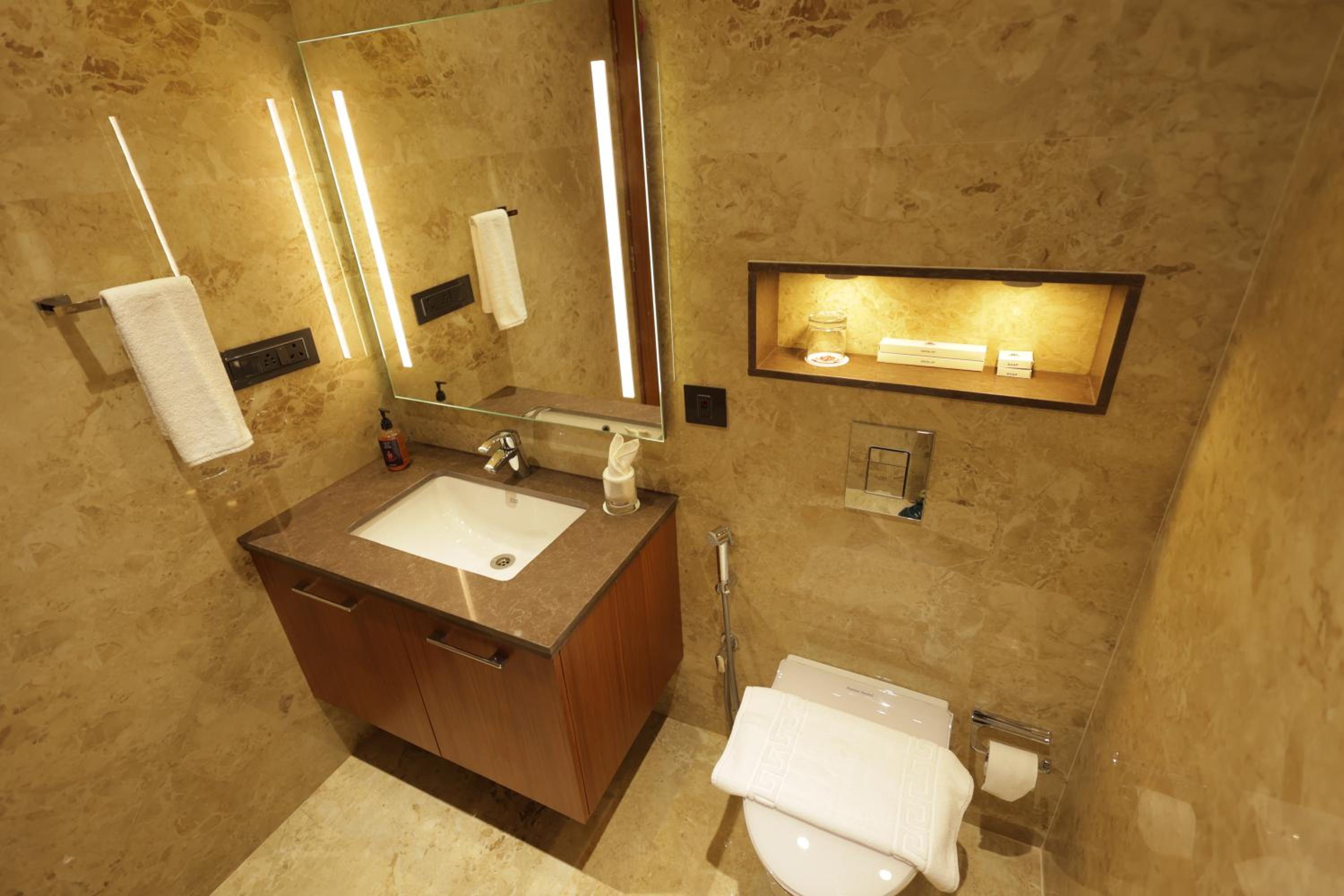 Executive King Room - Photo 4