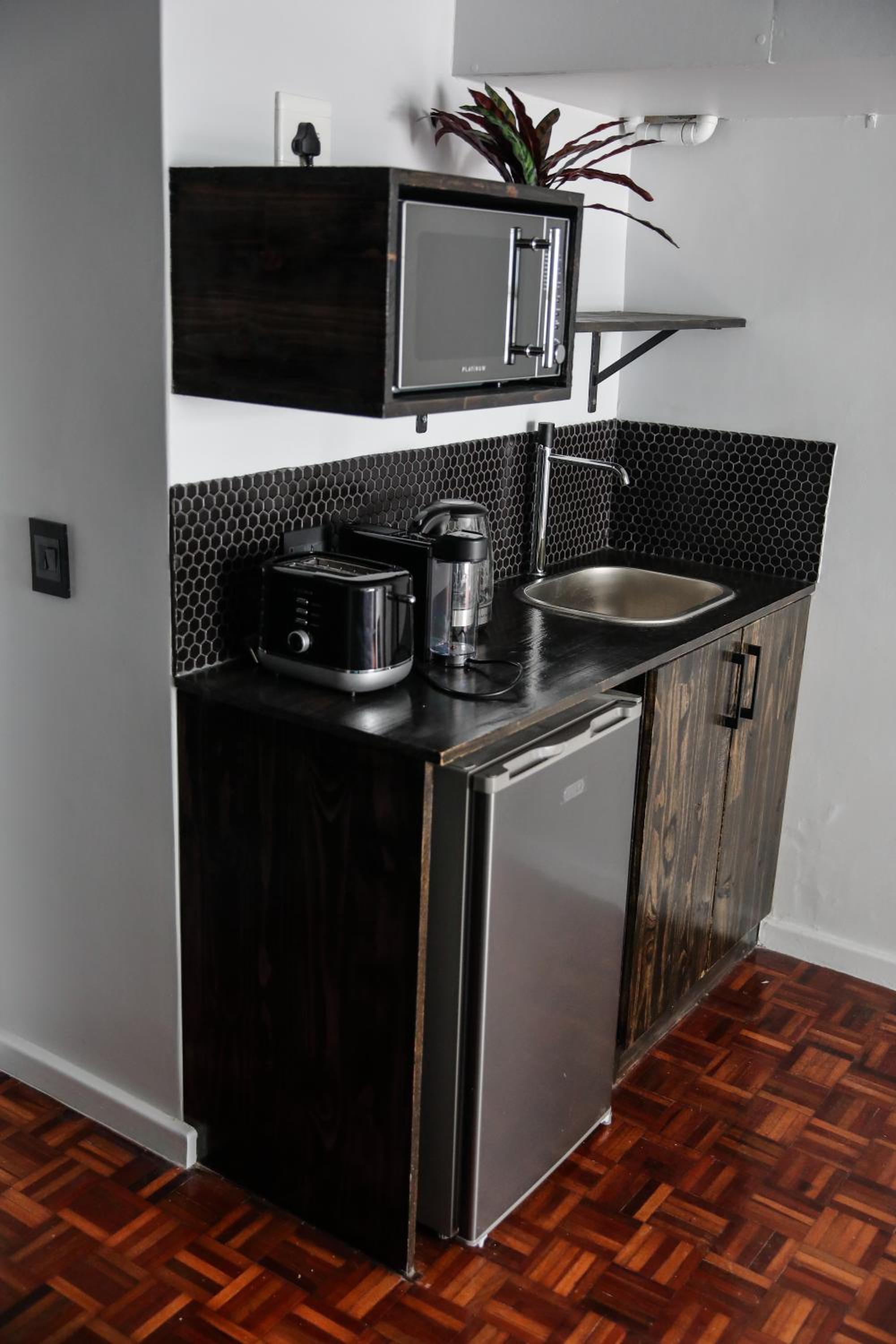 Deluxe Double Room with Shower - Photo 3