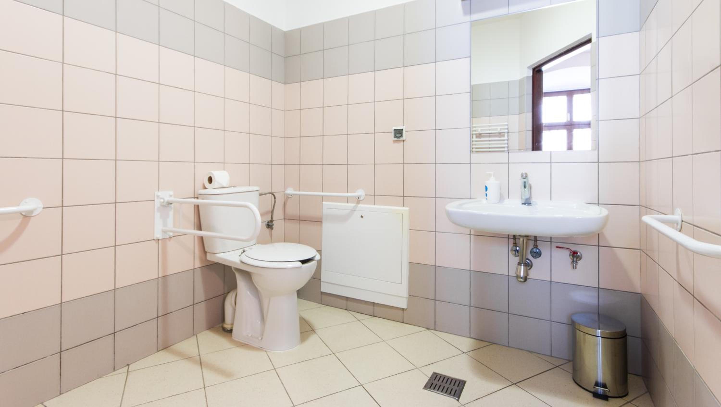 Double Room - Disability Access photo 2