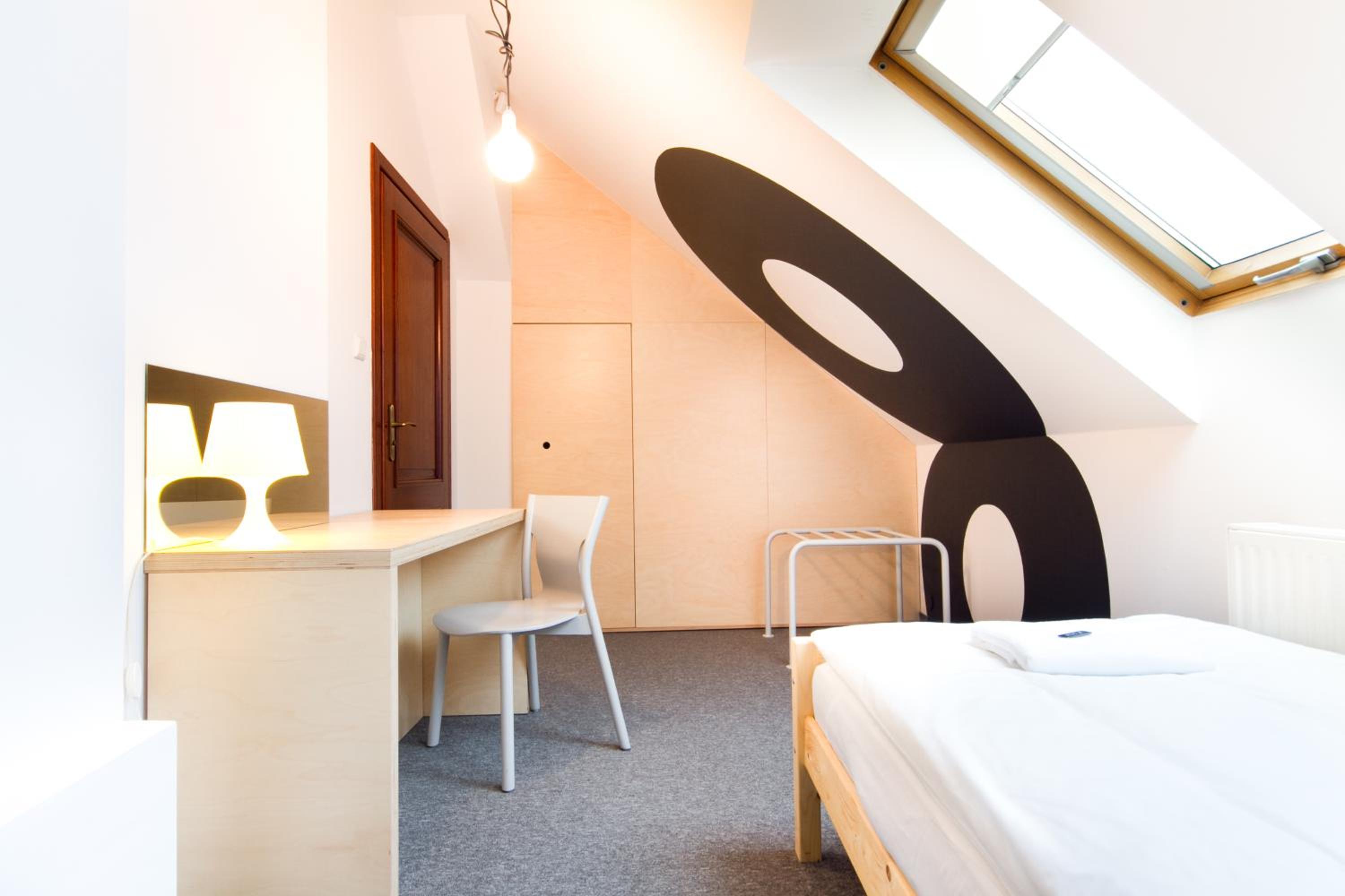 Single Room photo 2